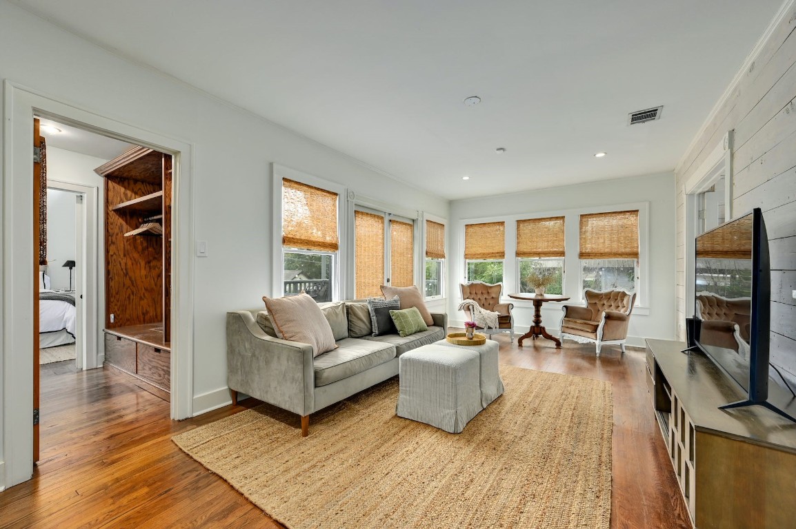 510 Academy Drive , Austin, TX, 78704 | 9757615 | Realty Texas LLC
