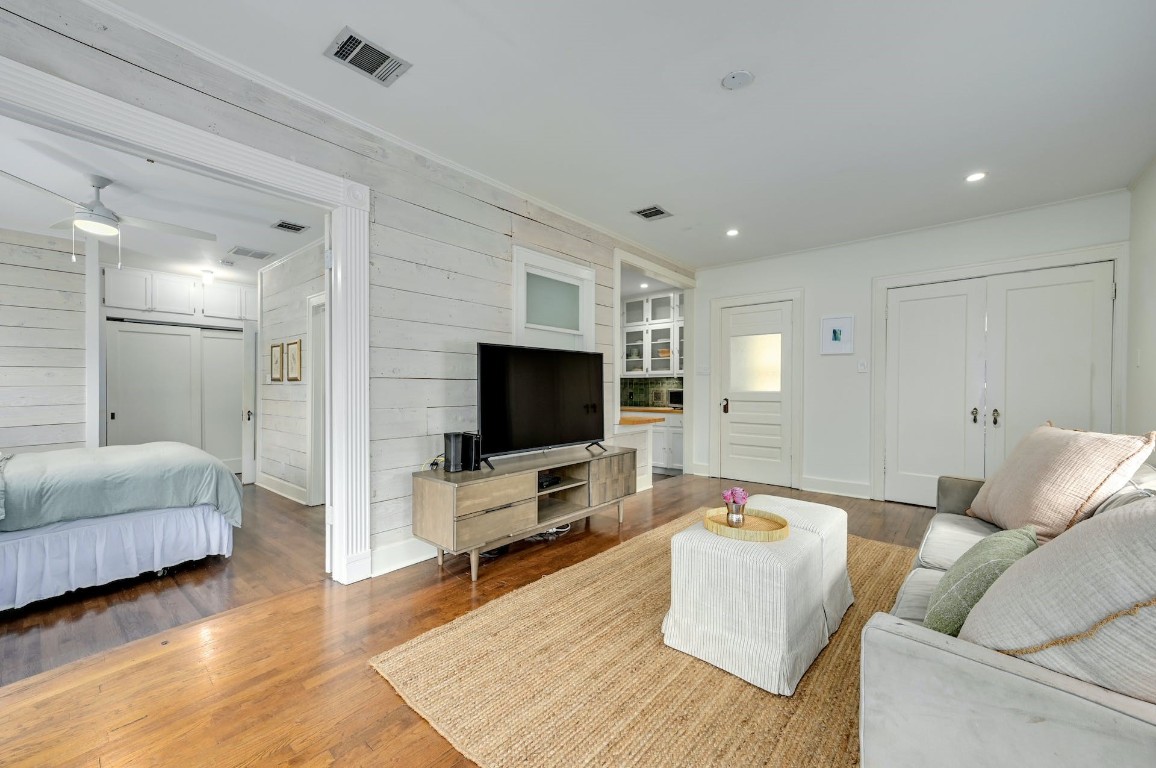 510 Academy Drive , Austin, TX, 78704 | 9757615 | Realty Texas LLC