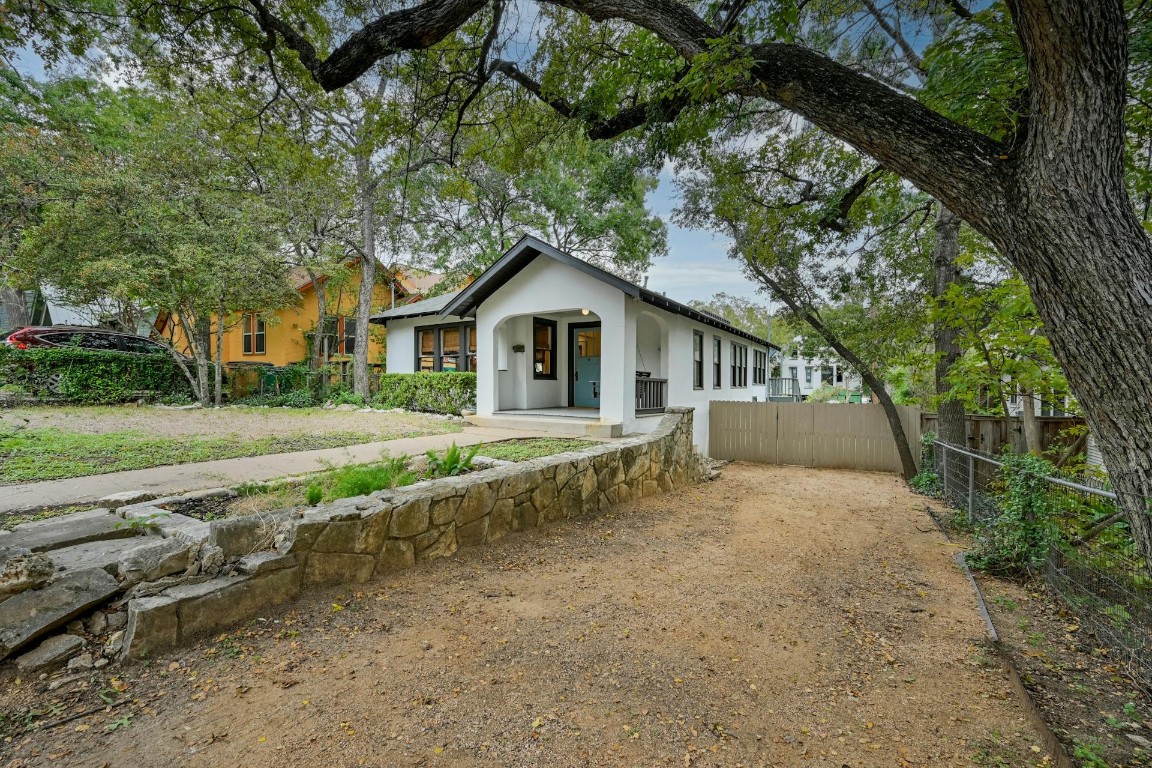 510 Academy Drive , Austin, TX, 78704 | 9757615 | Realty Texas LLC
