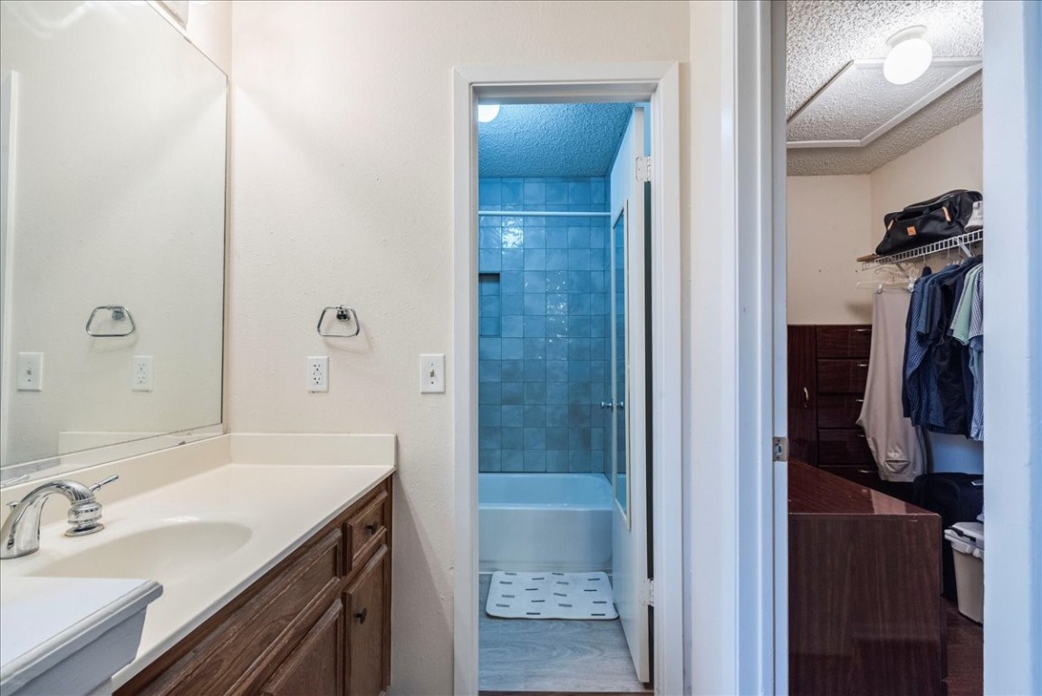 10616 Mellow Meadows Drive 1b , Austin, TX, 78750 | 4788471 | Realty Texas LLC