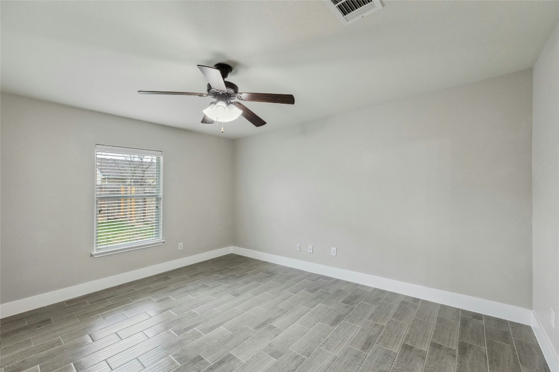 213 J E Brown Drive, Jarrell, TX, 76537 | 1950565 | Realty Texas LLC