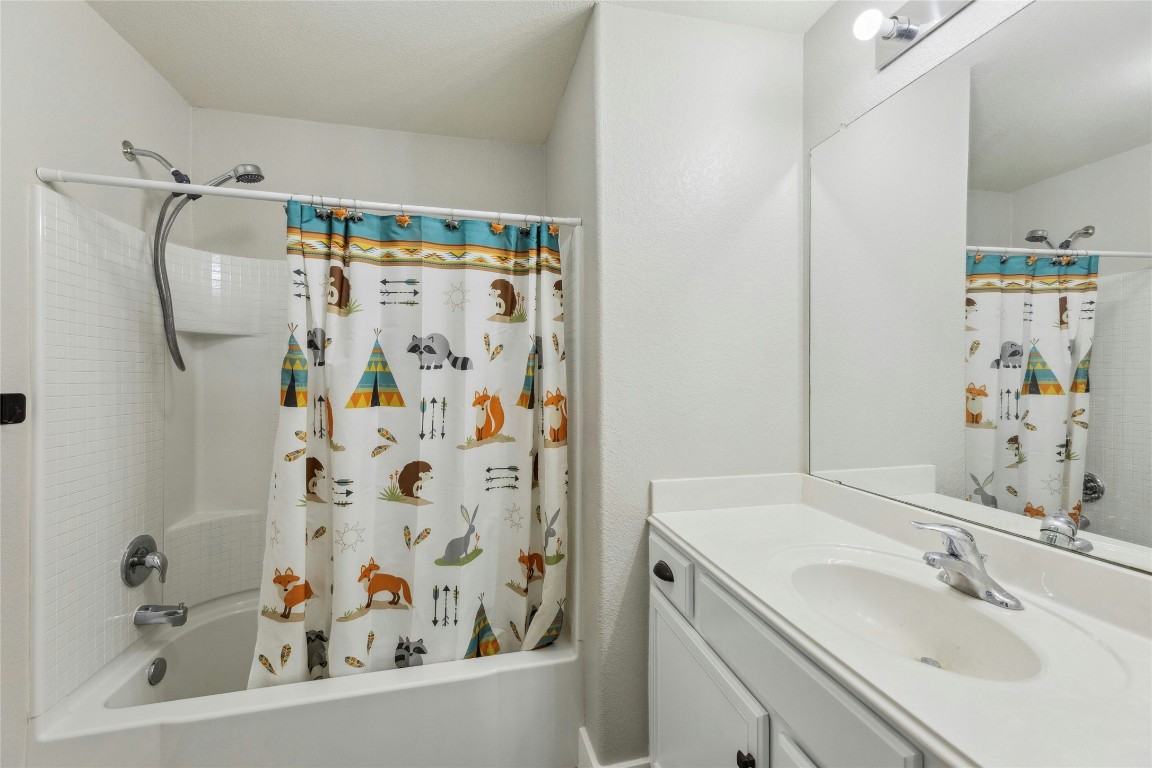 213 J E Brown Drive, Jarrell, TX, 76537 | 1950565 | Realty Texas LLC