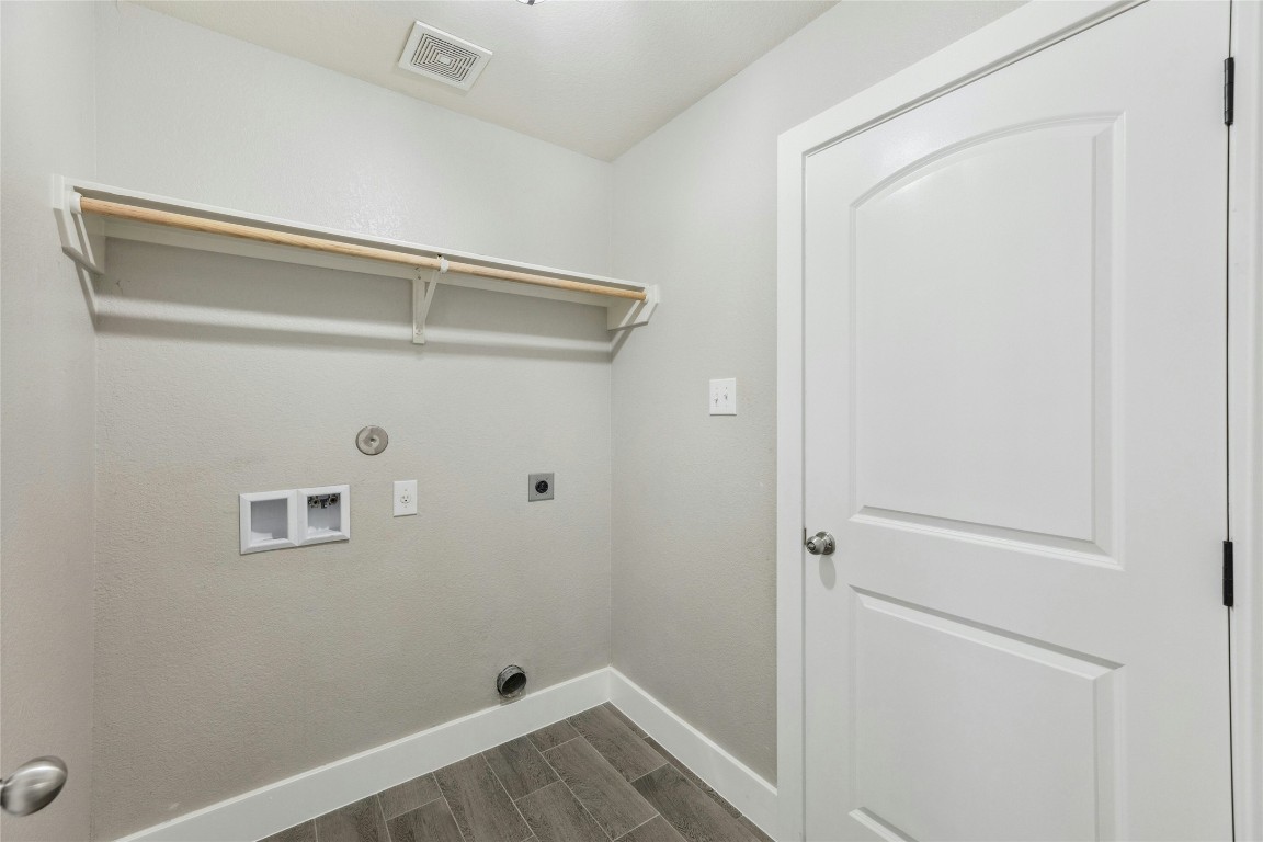 213 J E Brown Drive, Jarrell, TX, 76537 | 1950565 | Realty Texas LLC
