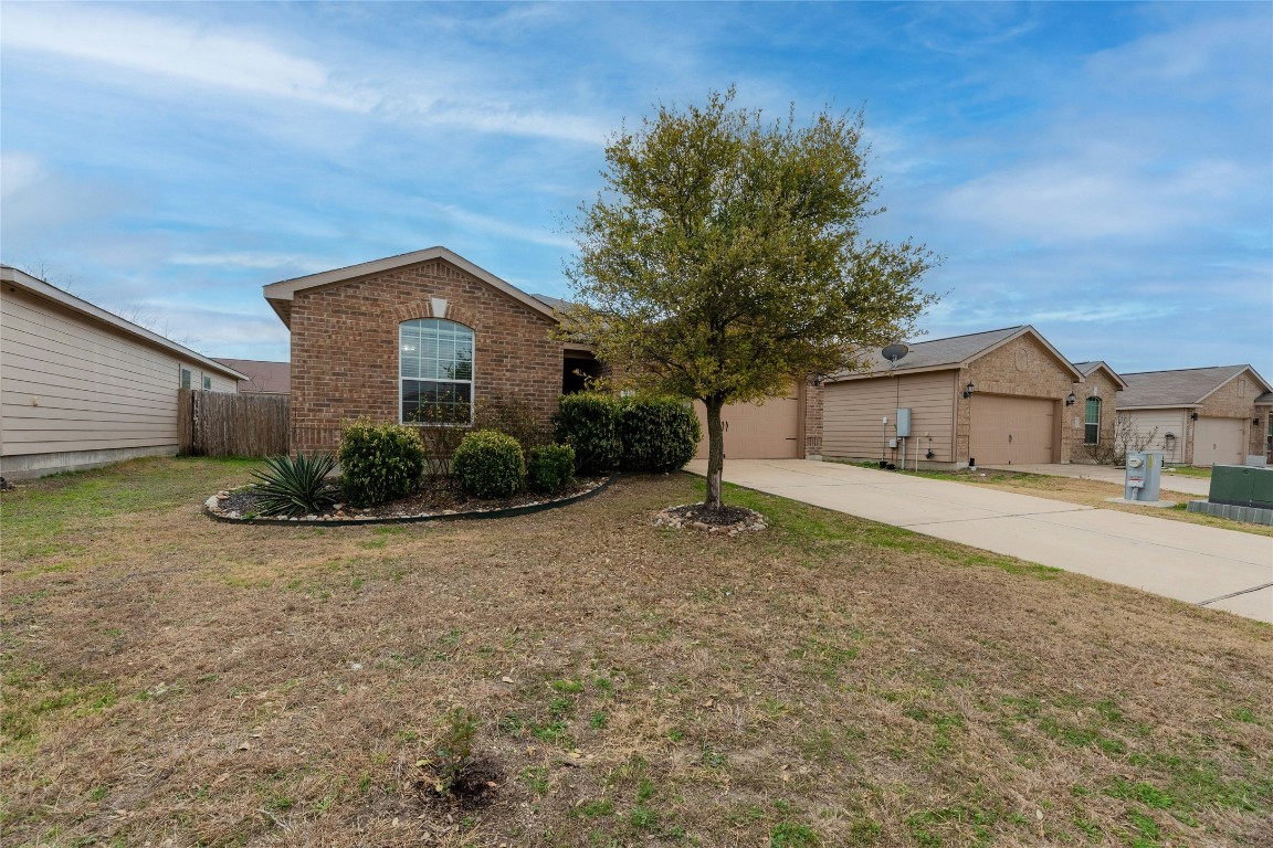213 J E Brown Drive, Jarrell, TX, 76537 | 1950565 | Realty Texas LLC