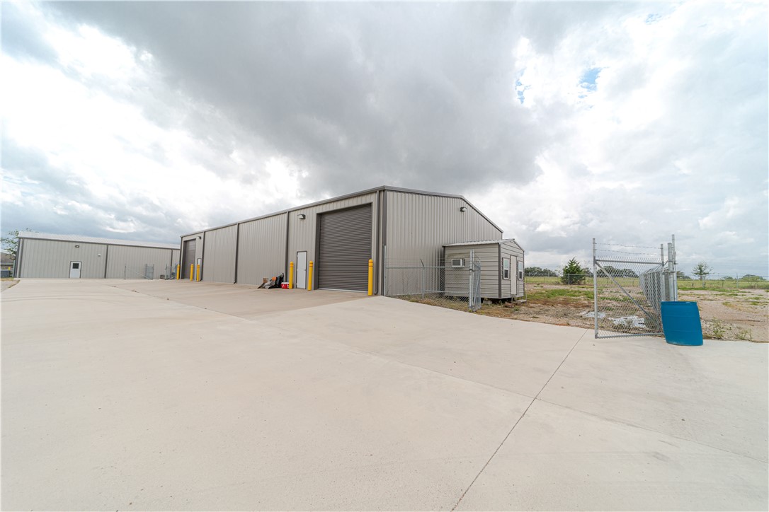 7502 East State Highway 21, Bryan, TX, 77808 | 25001187 | Realty Texas LLC