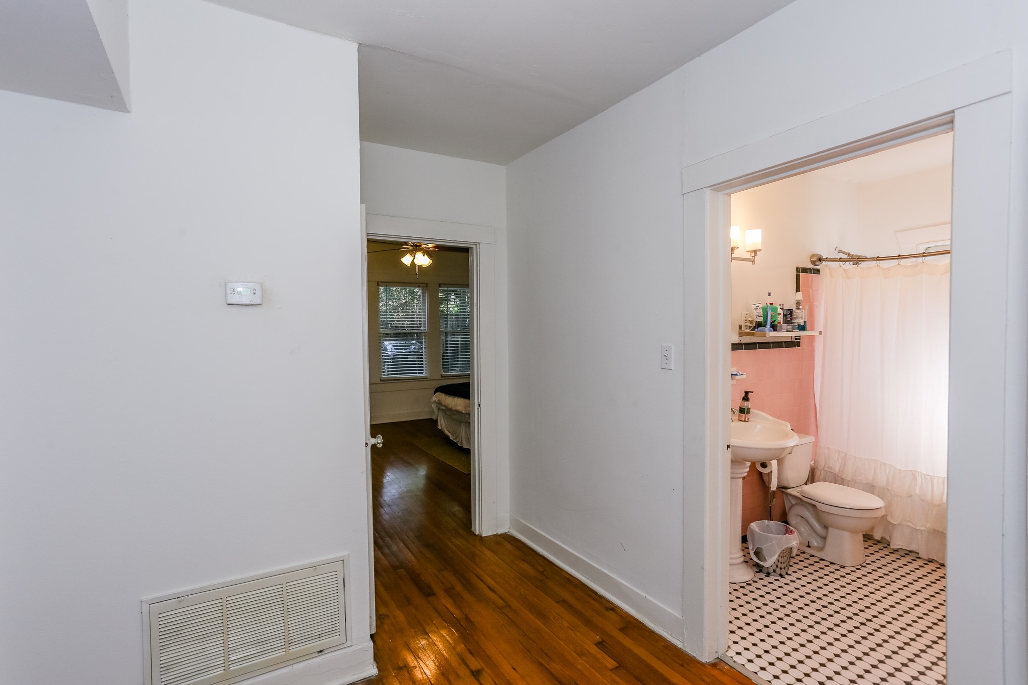 1824 Kipling Street , Houston, TX, 77098 | 97593216 | Realty Texas LLC