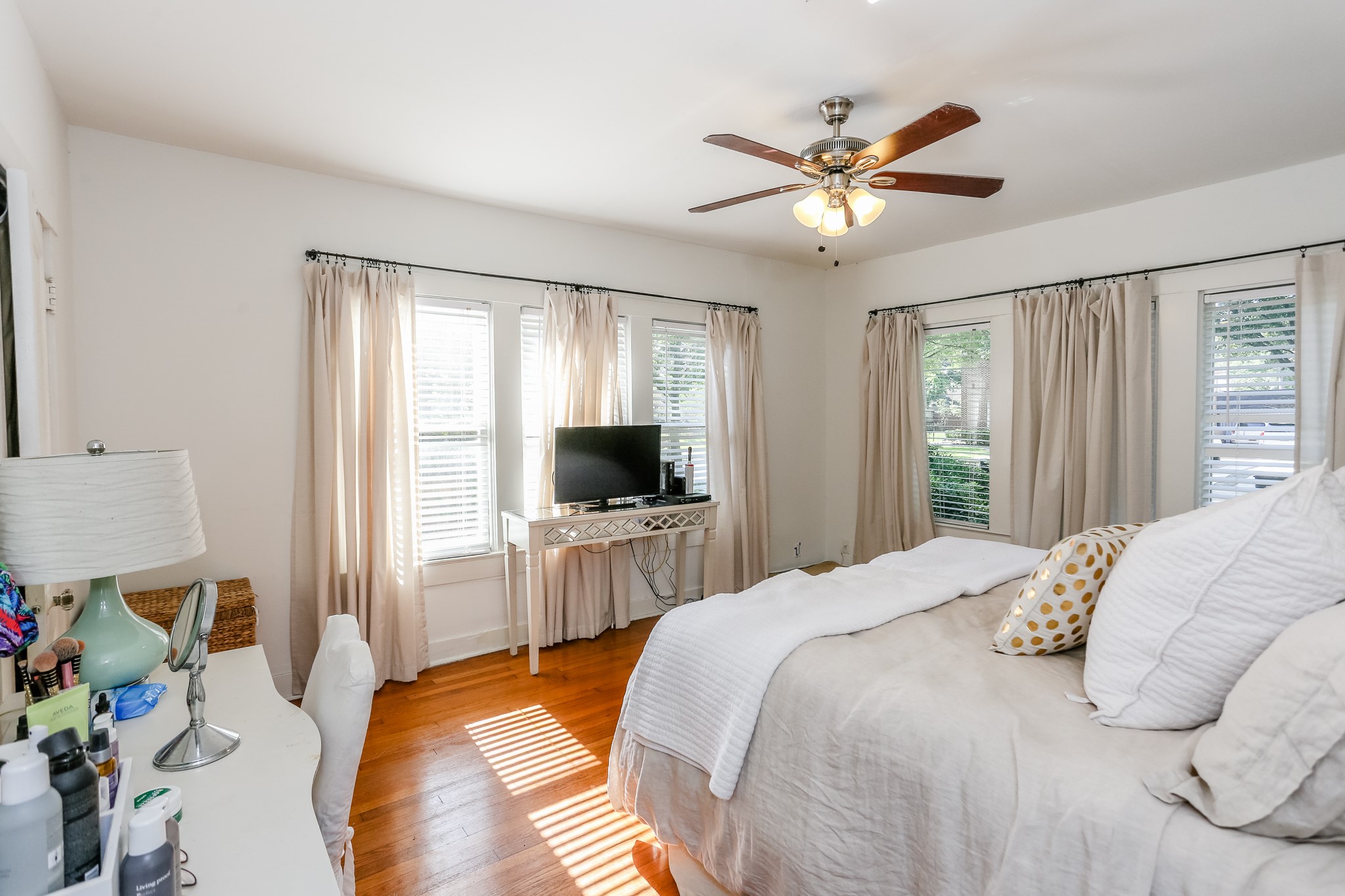 1824 Kipling Street , Houston, TX, 77098 | 97593216 | Realty Texas LLC