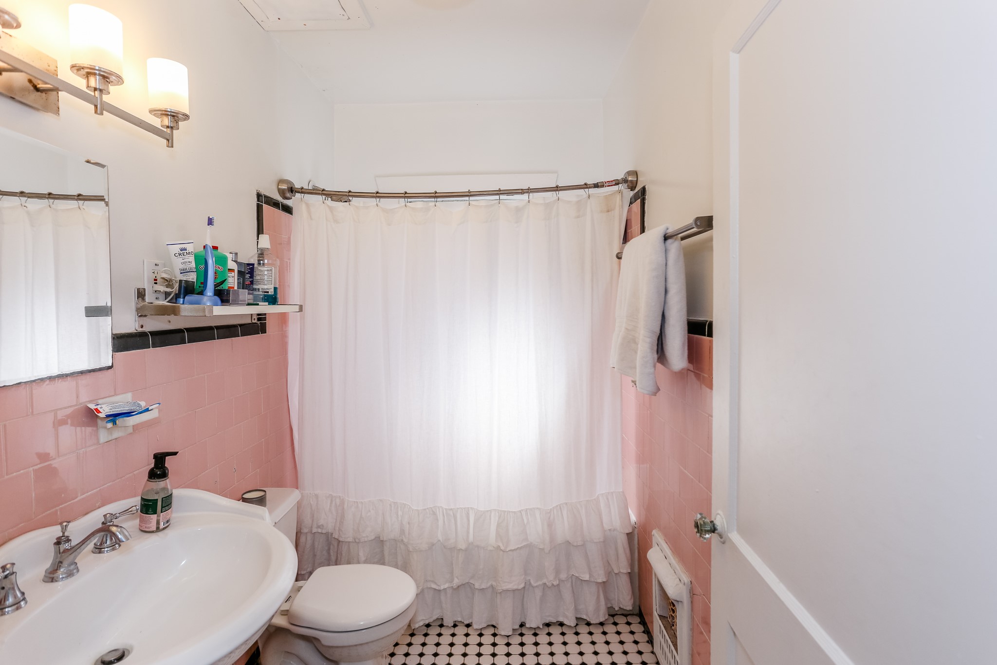 1824 Kipling Street , Houston, TX, 77098 | 97593216 | Realty Texas LLC