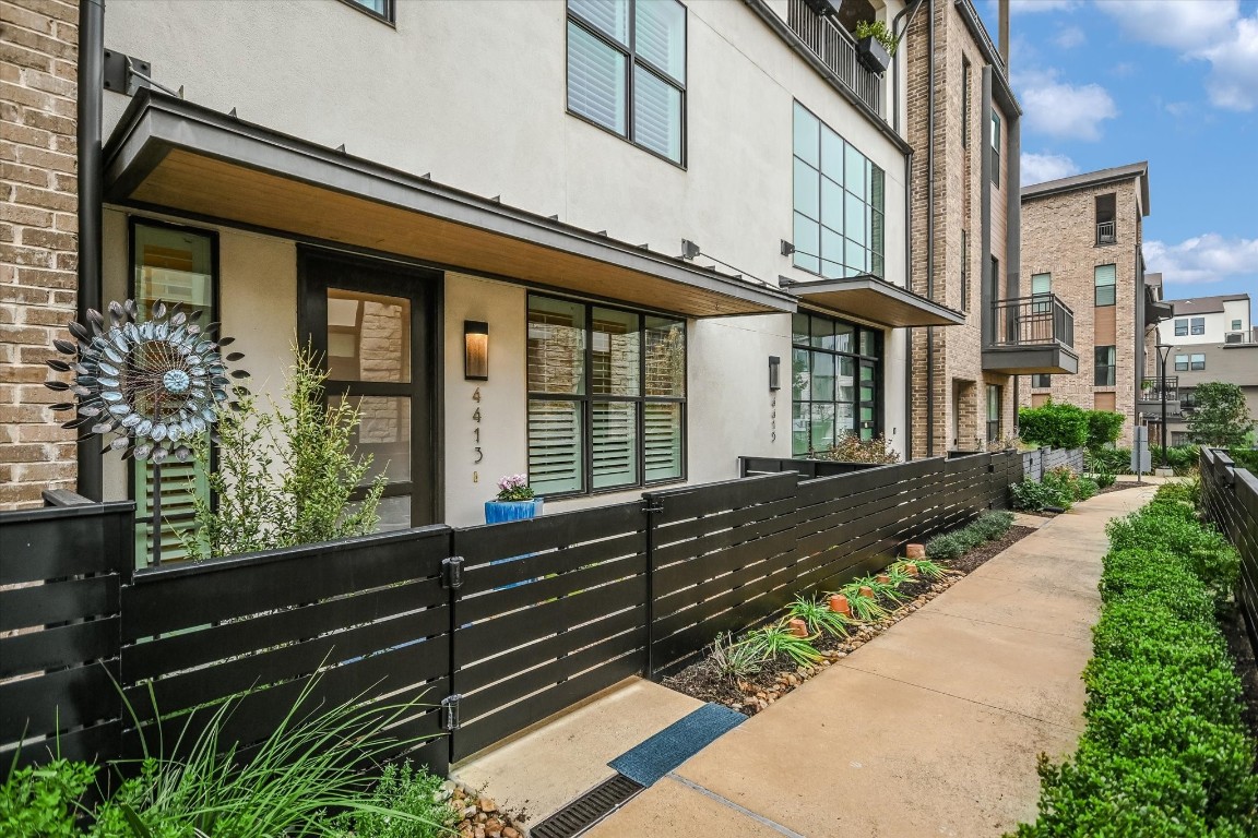 4413 Authentic Drive , Austin, TX, 78731 | 6935376 | Realty Texas LLC