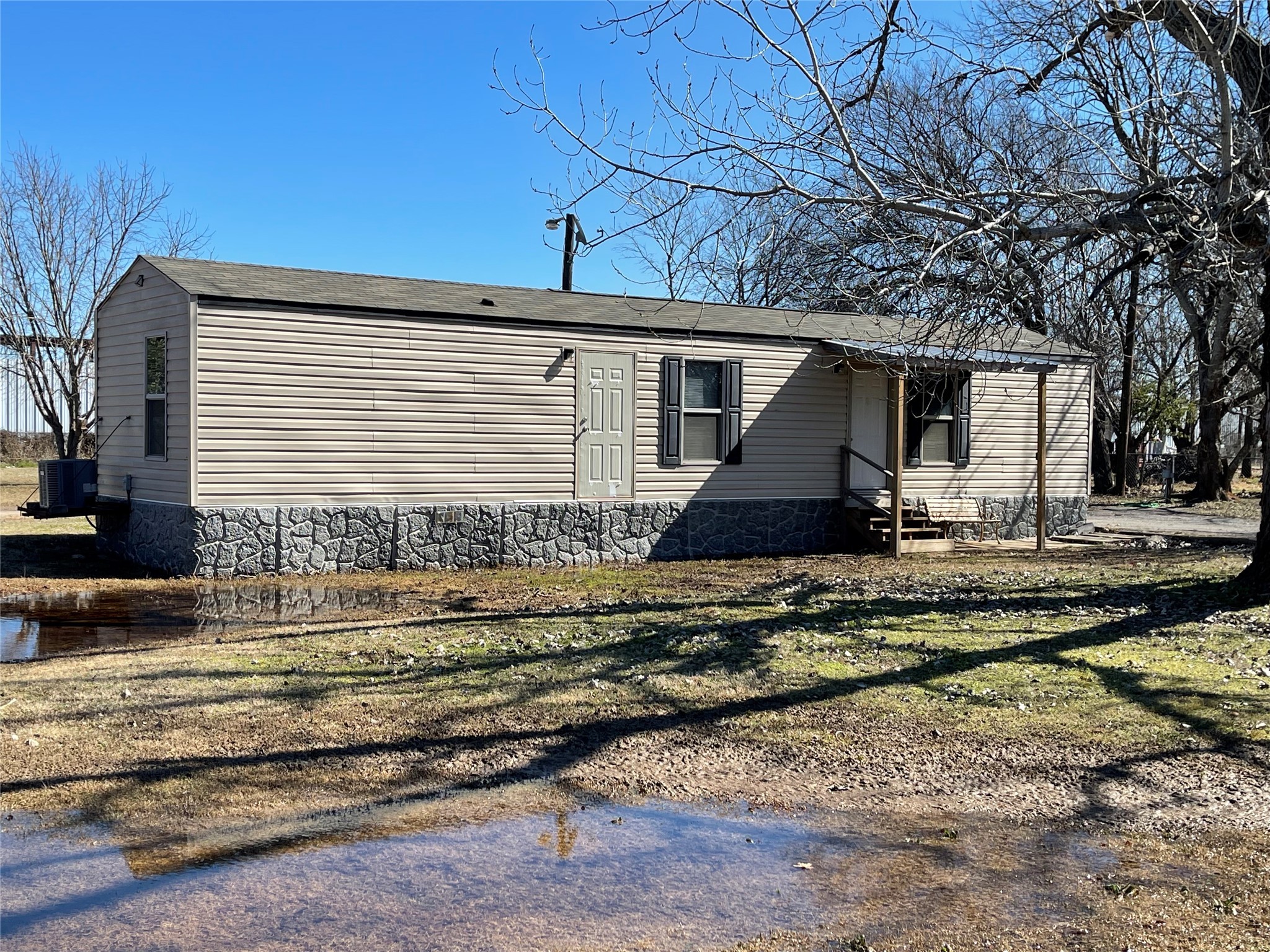 1004 E Davis Street, Whitney, TX, 76692 | 20832475 | Realty Texas LLC