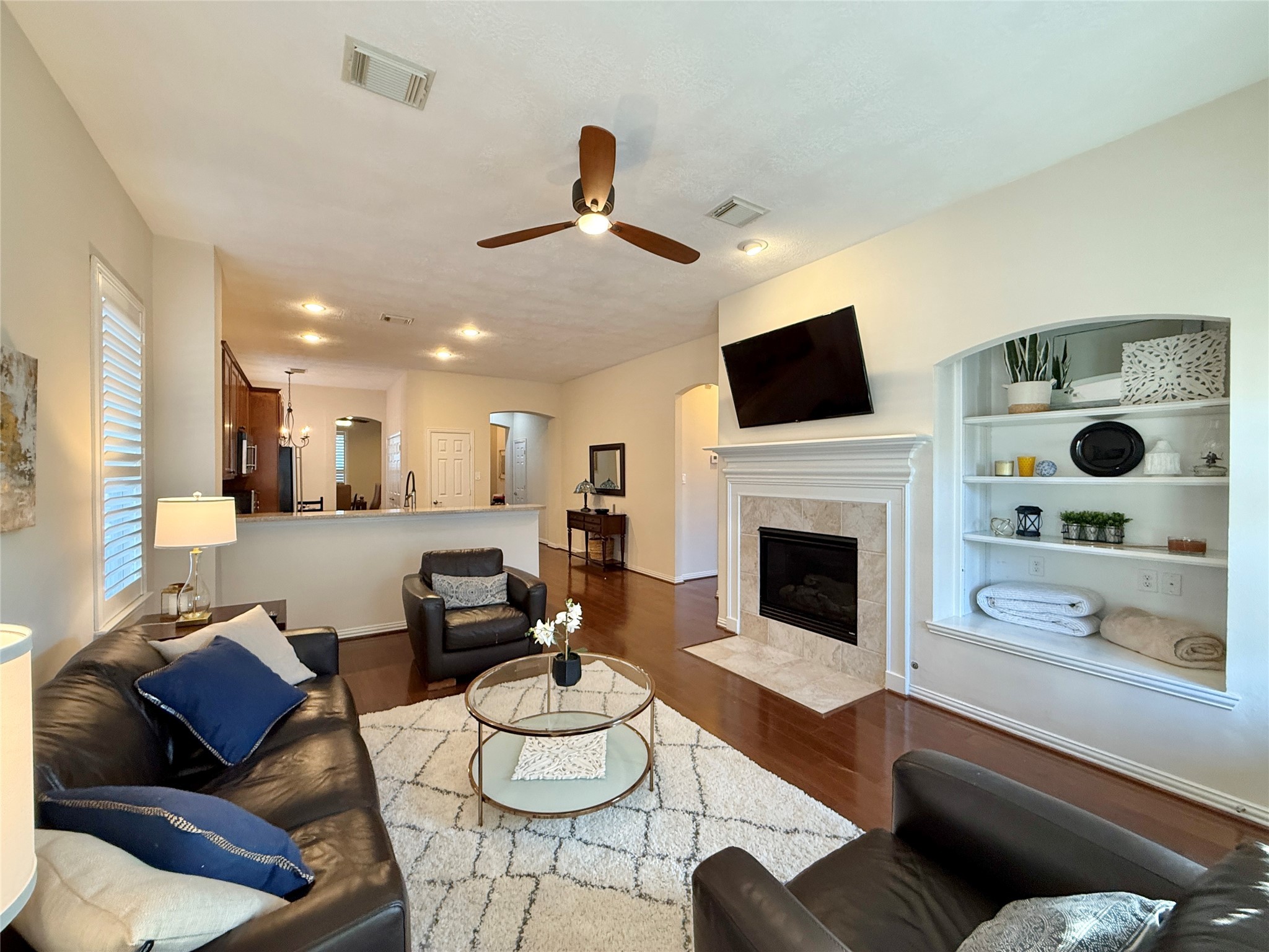 98 W Montfair Boulevard , The Woodlands, TX, 77382 | 59062921 | Realty Texas LLC