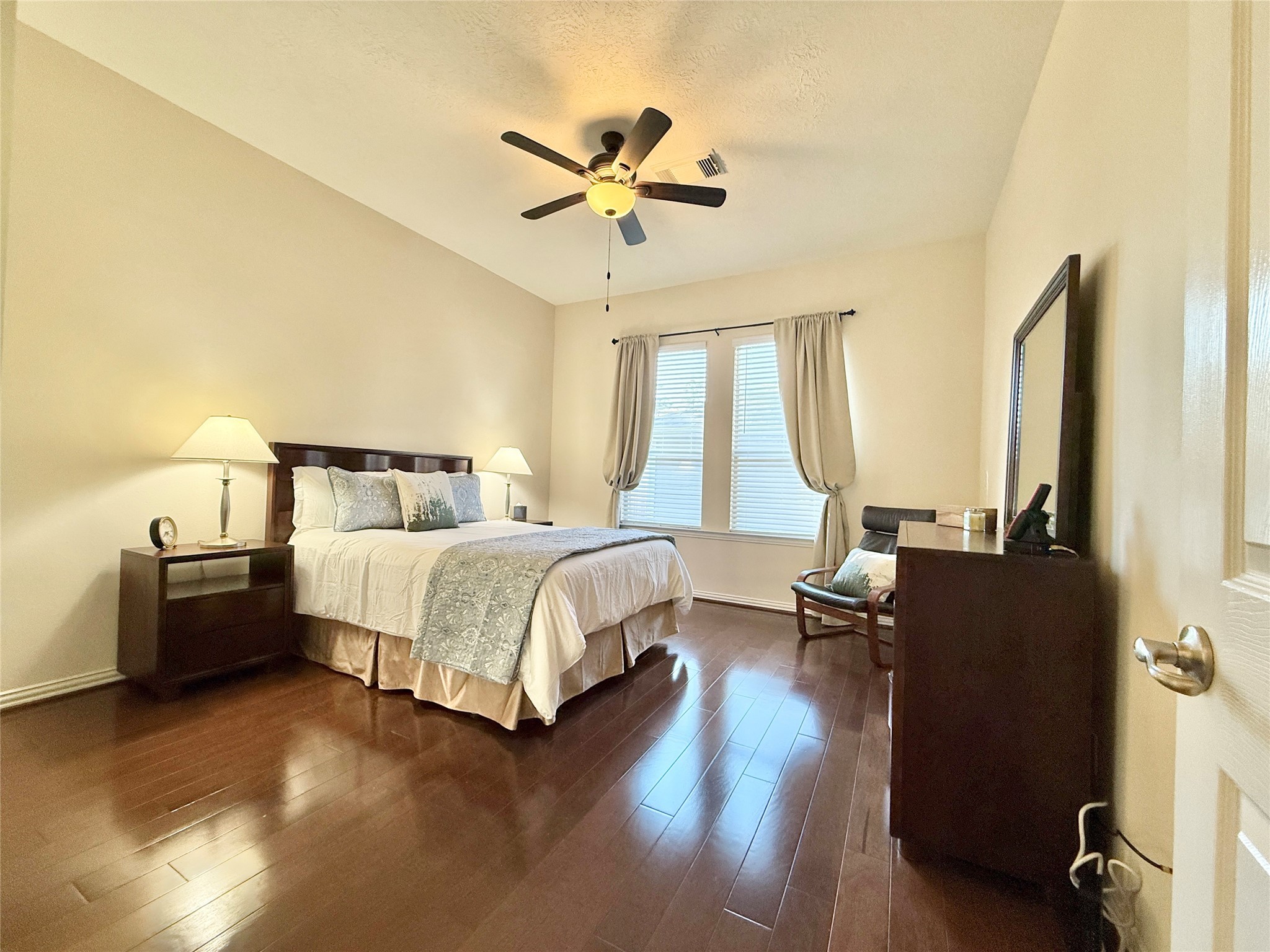 98 W Montfair Boulevard , The Woodlands, TX, 77382 | 59062921 | Realty Texas LLC