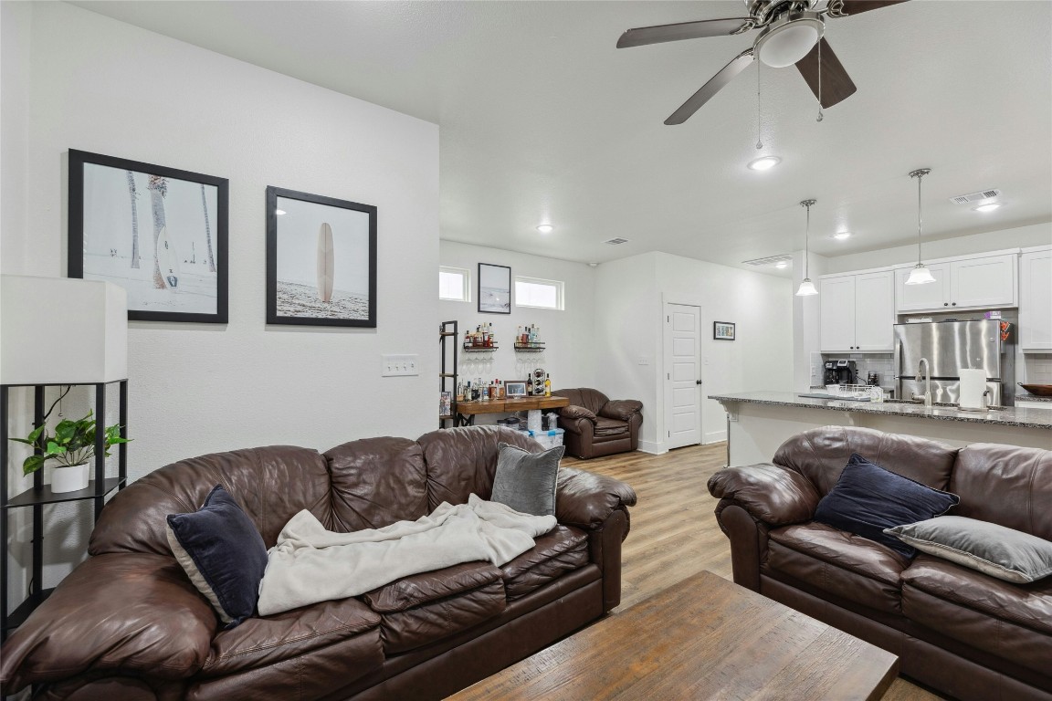 1952 Royal Loop, Belton, TX, 76513 | 6158606 | Realty Texas LLC