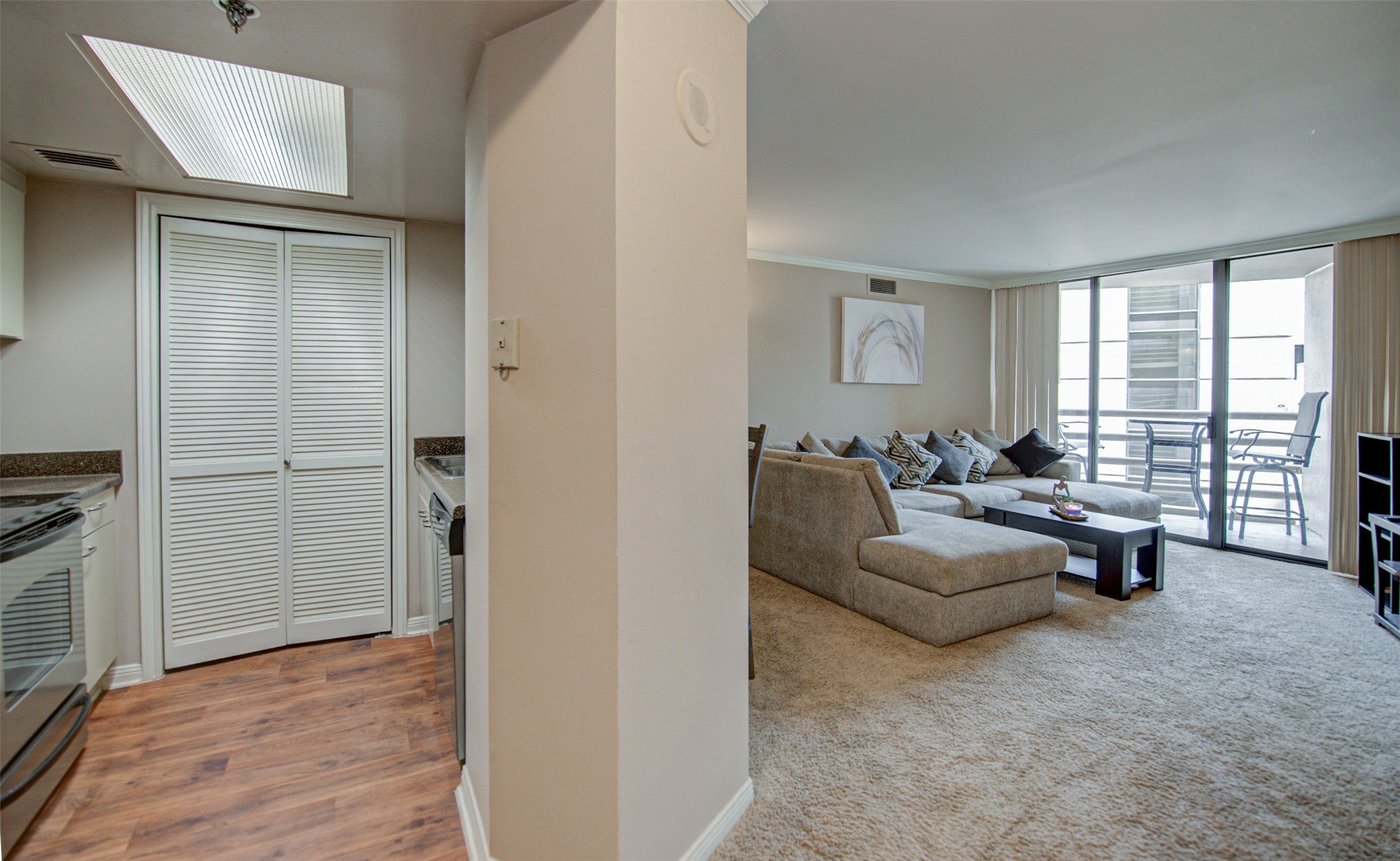 3525 Sage Road 407 , Houston, TX, 77056 | 98238091 | Realty Texas LLC