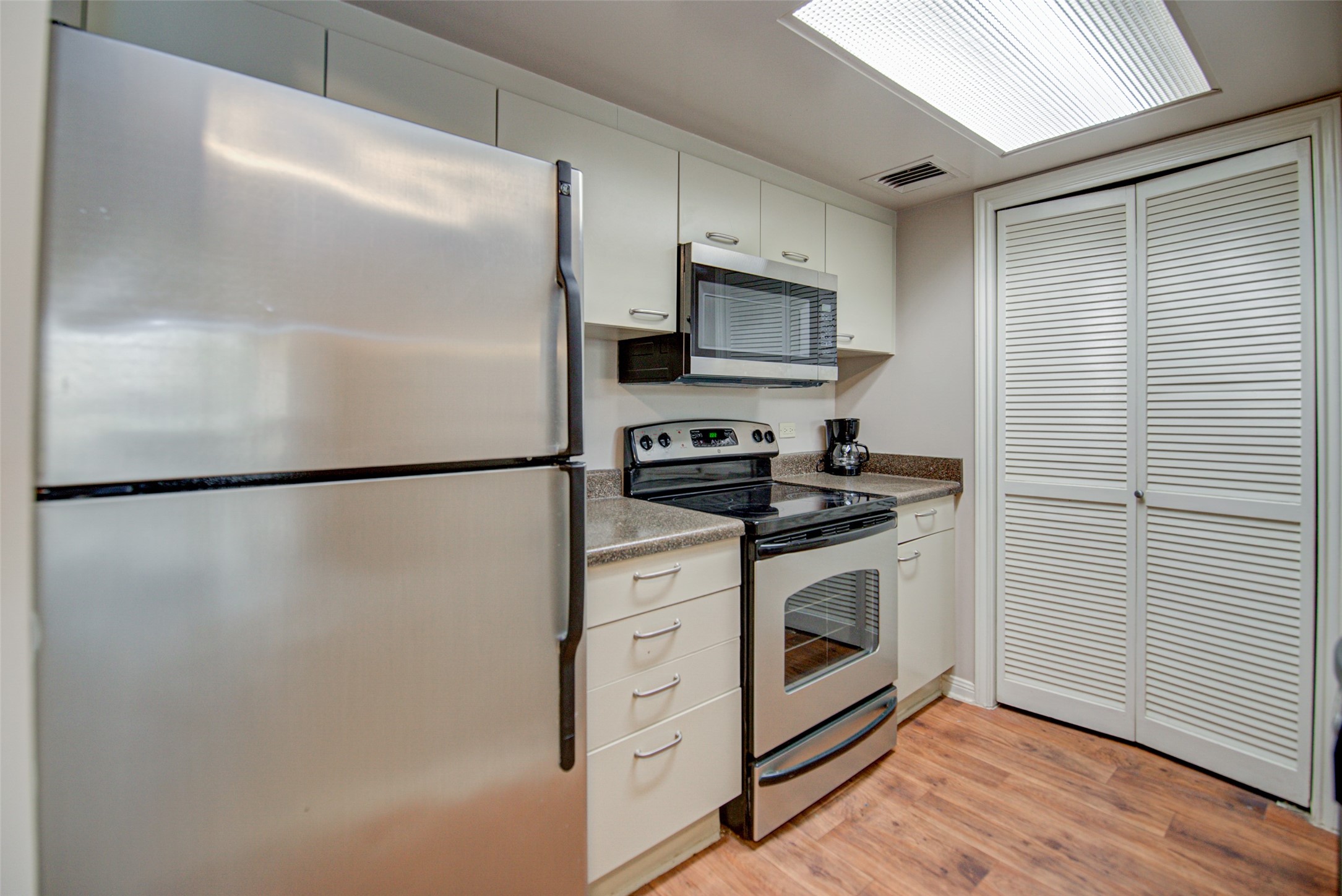 3525 Sage Road 407 , Houston, TX, 77056 | 98238091 | Realty Texas LLC