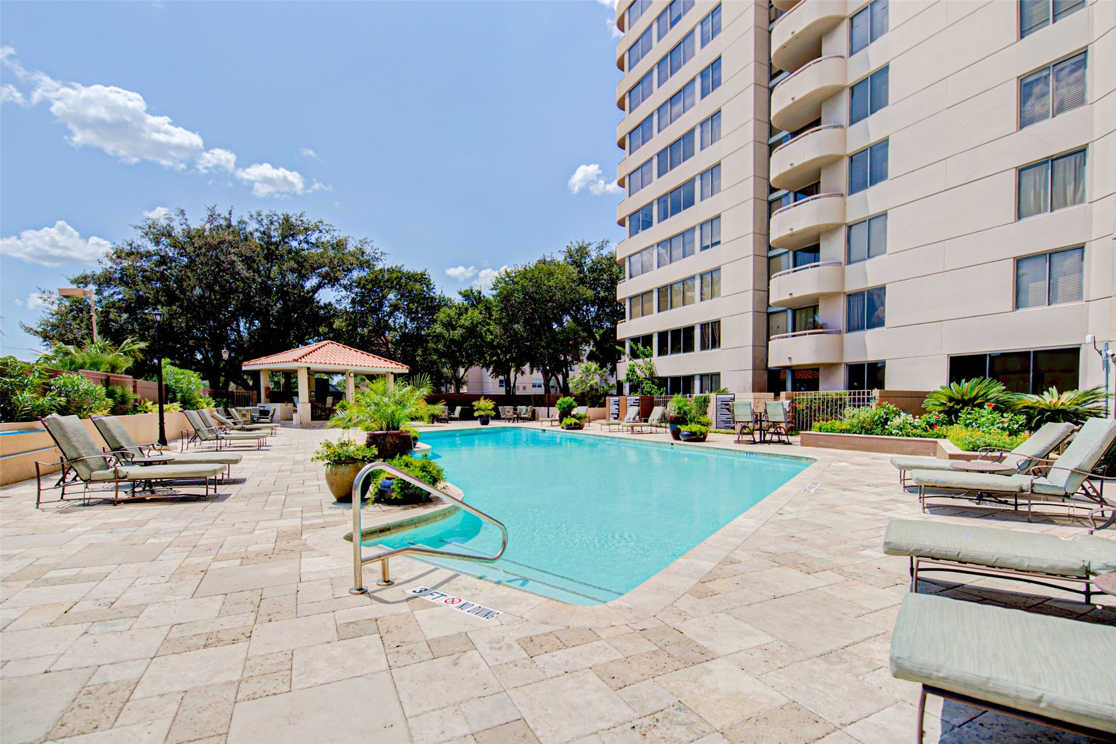 3525 Sage Road 407 , Houston, TX, 77056 | 98238091 | Realty Texas LLC