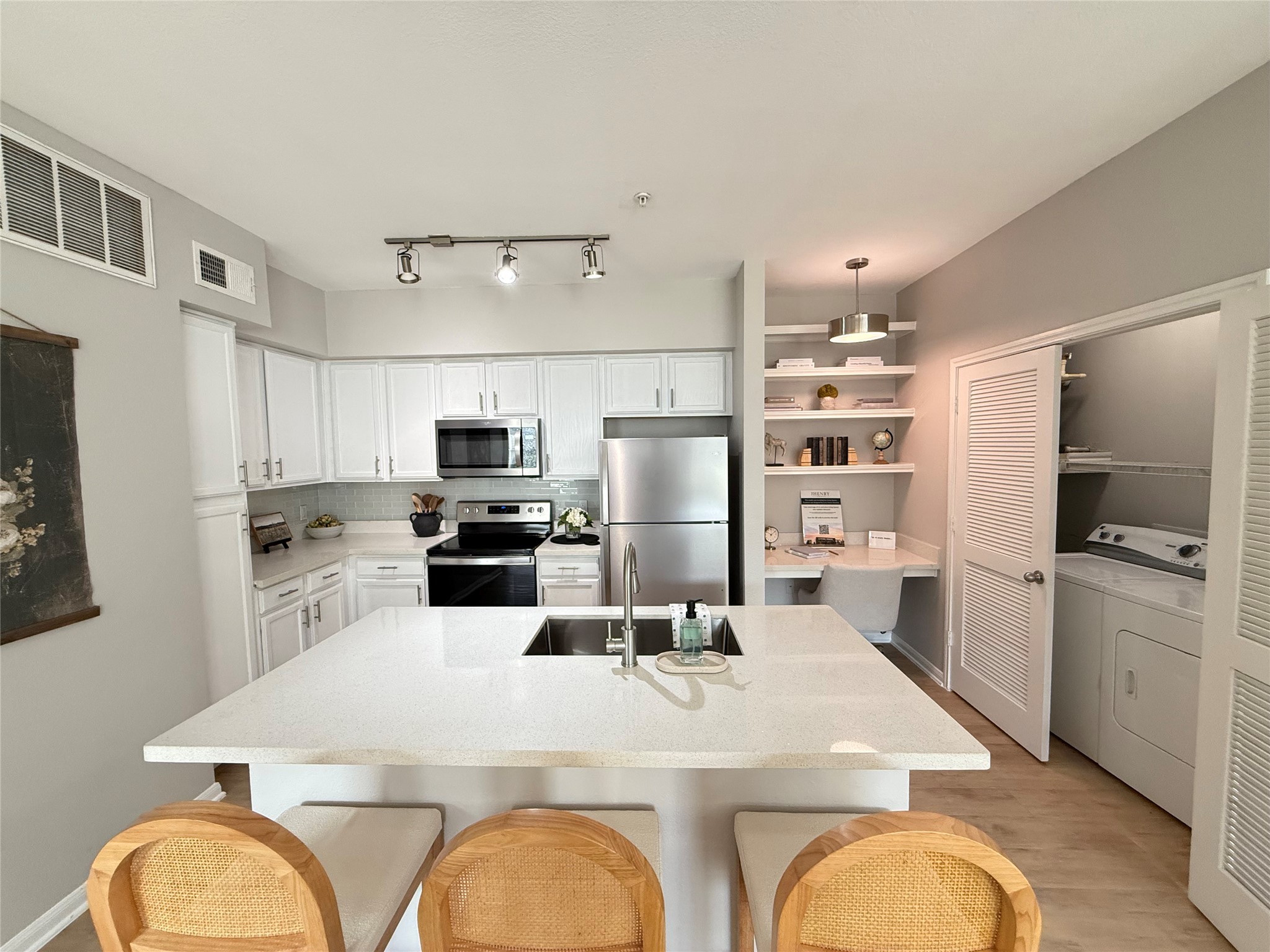 14807 Woodland Hills Drive B2F2208 , Humble, TX, 77396 | 94330900 | Realty Texas LLC