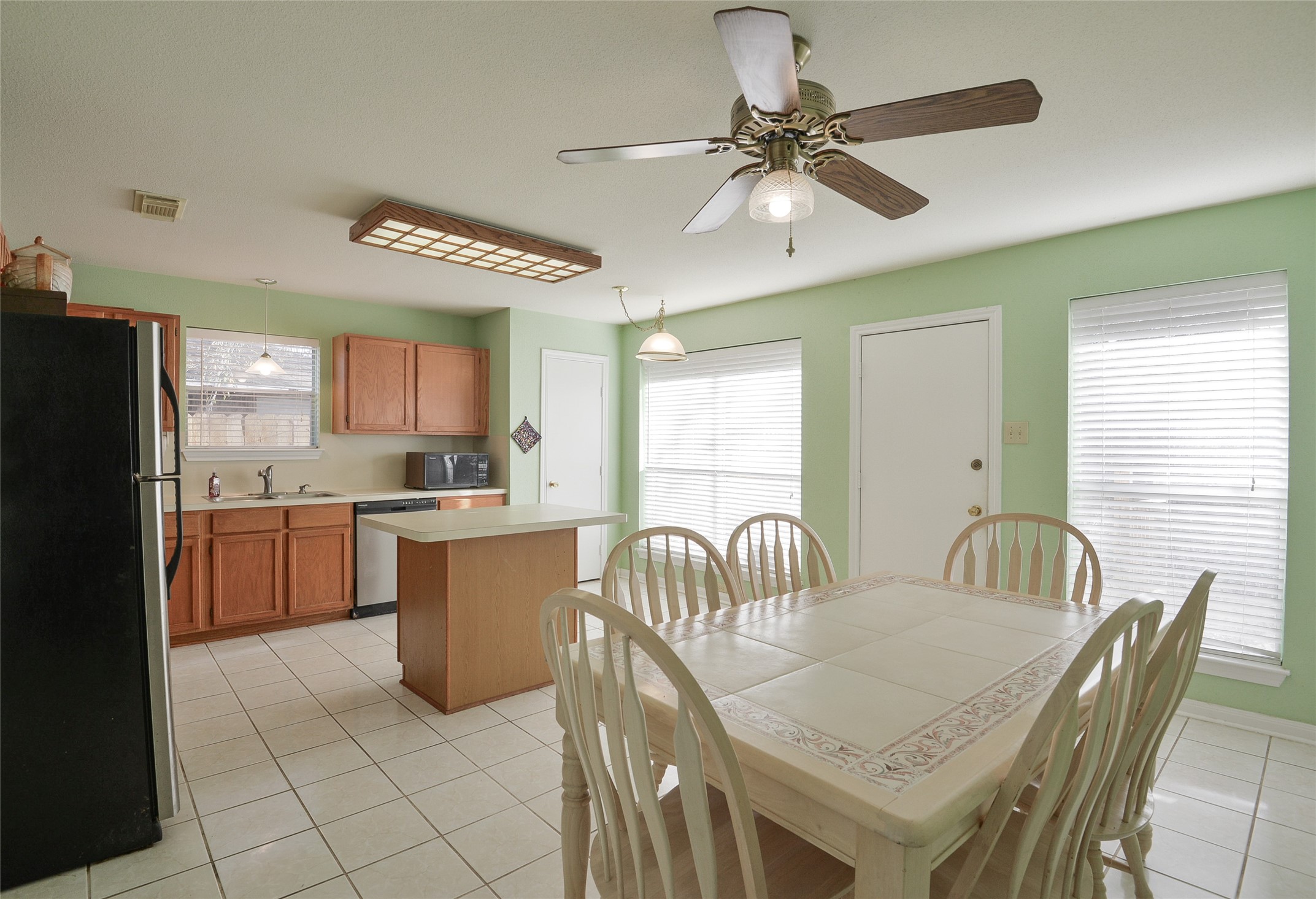 2634 Pine Cone Drive , Kingwood, TX, 77339 | 26341027 | Realty Texas LLC