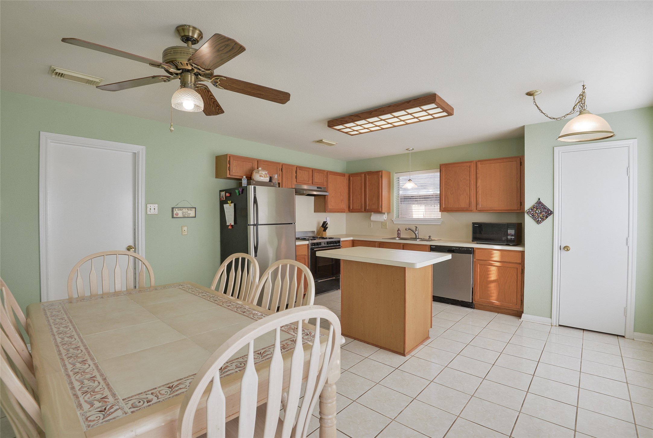 2634 Pine Cone Drive , Kingwood, TX, 77339 | 26341027 | Realty Texas LLC