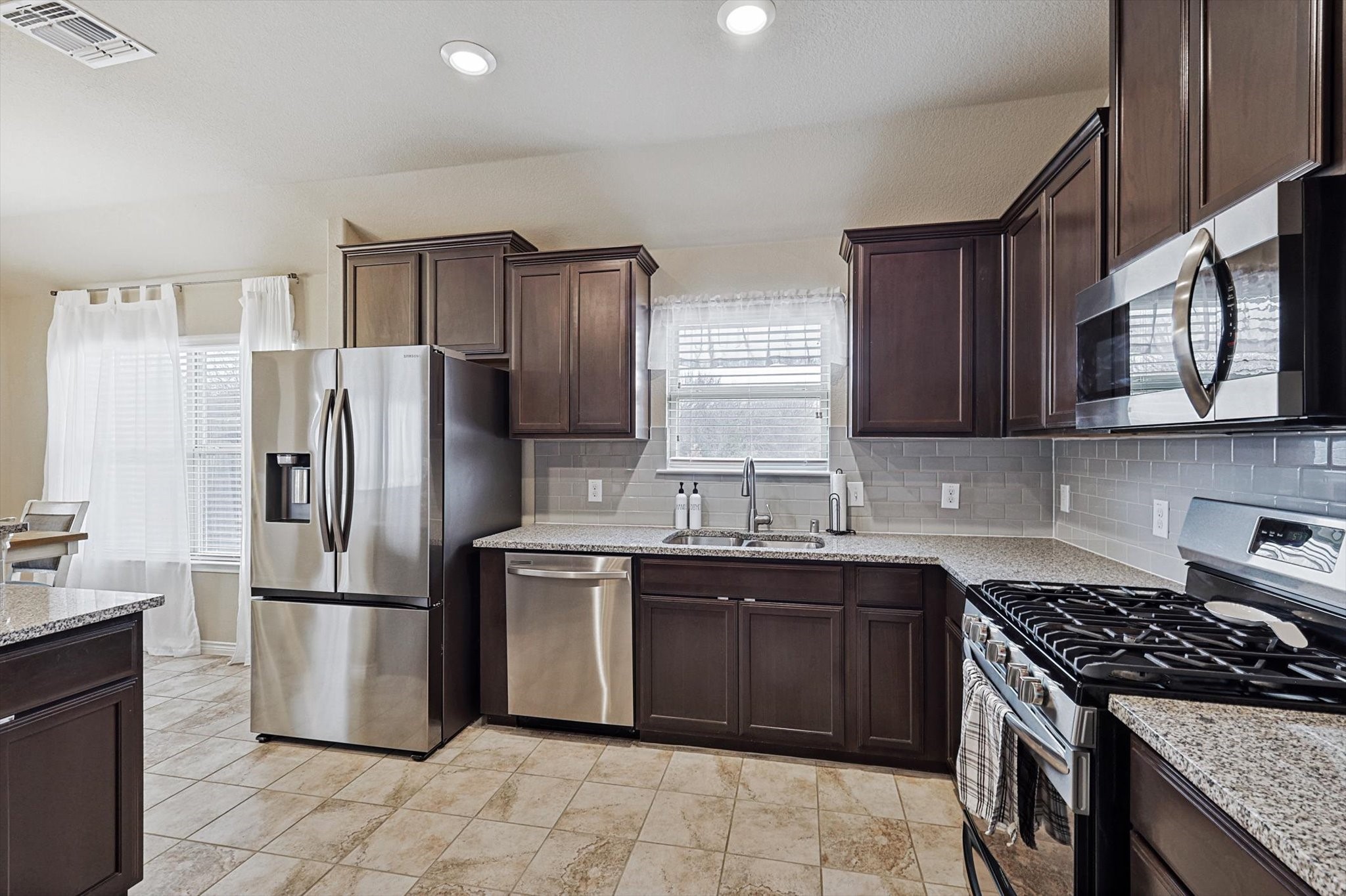 1917 LakeWood Trail , Little Elm, TX, 75068 | 20837147 | Realty Texas LLC