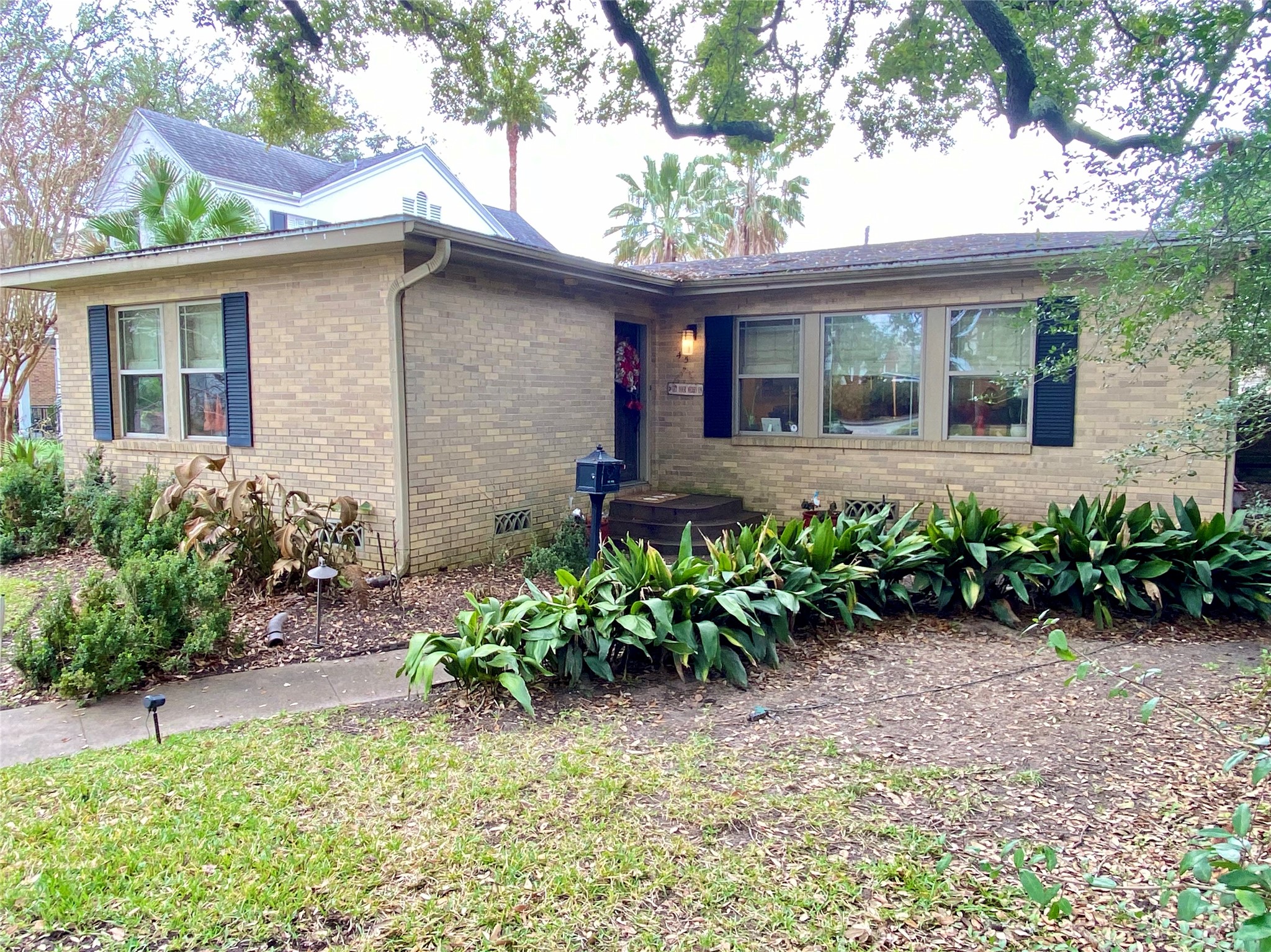 45 Cedar Lawn Circle , Galveston, TX, 77551 | 5853047 | Realty Texas LLC