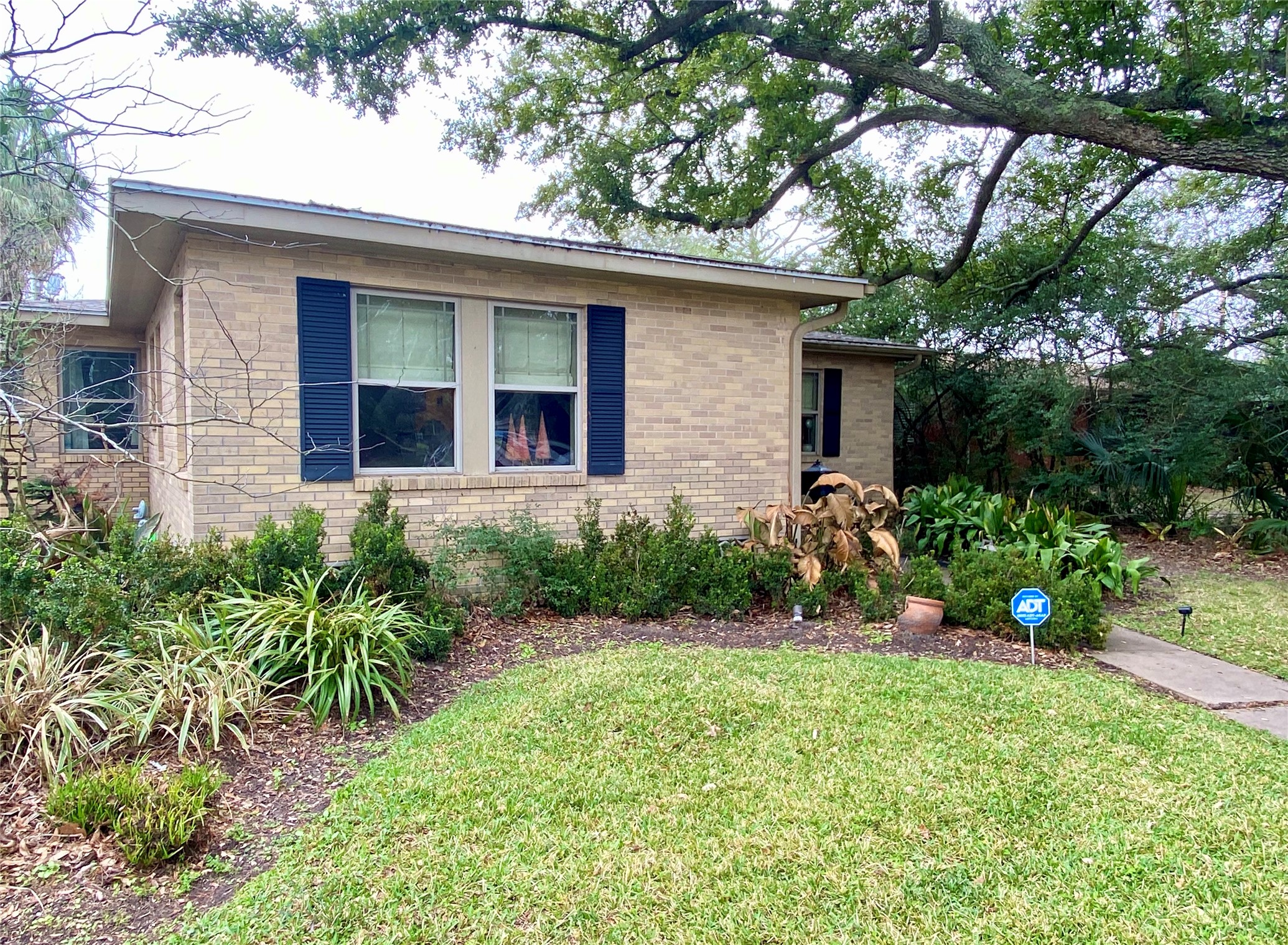 45 Cedar Lawn Circle , Galveston, TX, 77551 | 5853047 | Realty Texas LLC