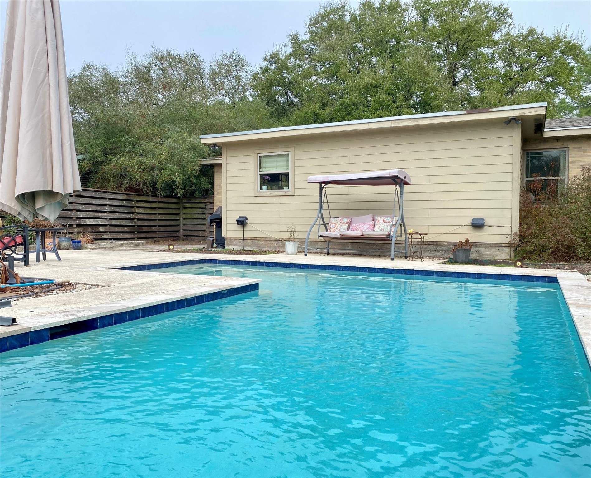 45 Cedar Lawn Circle , Galveston, TX, 77551 | 5853047 | Realty Texas LLC