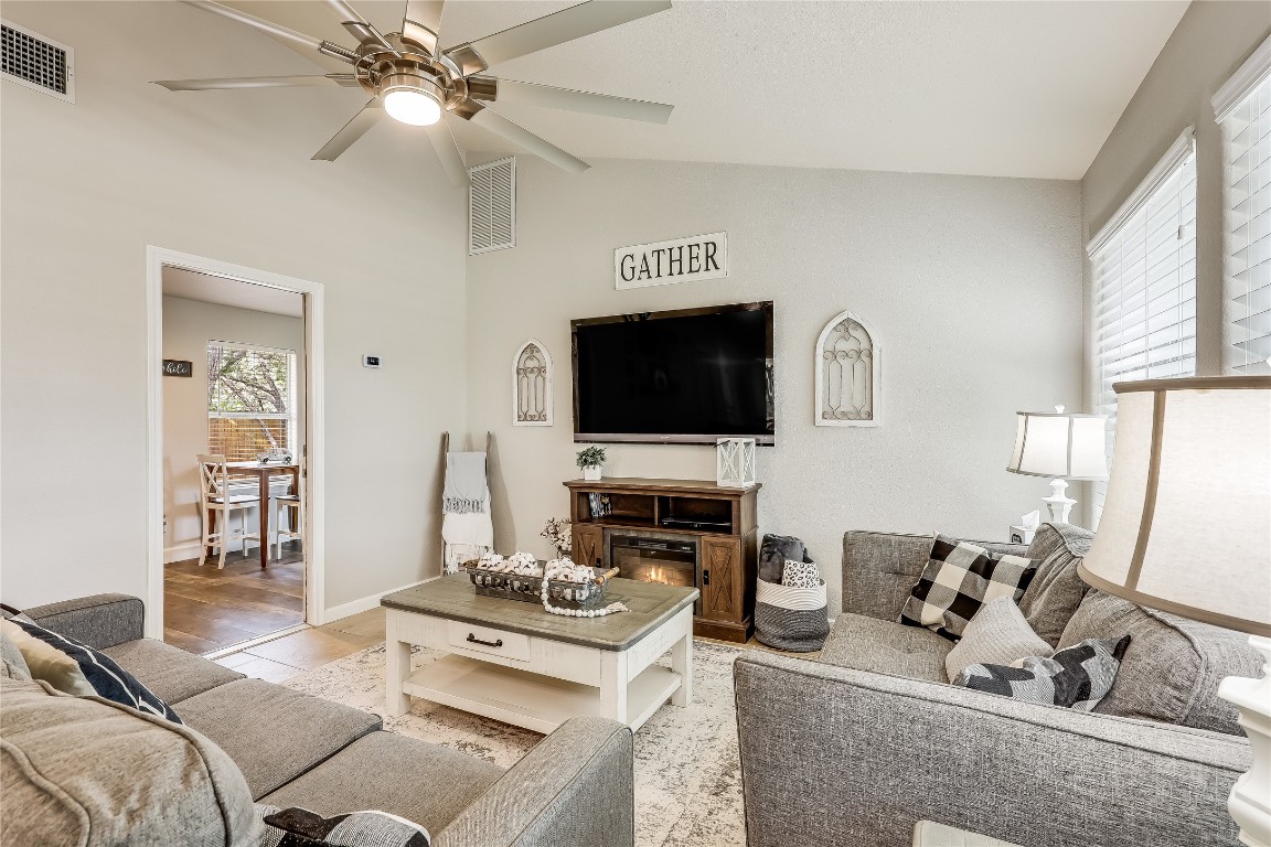 426 Summit Ridge Drive N , Point Venture, TX, 78645 | 4000495 | Realty Texas LLC