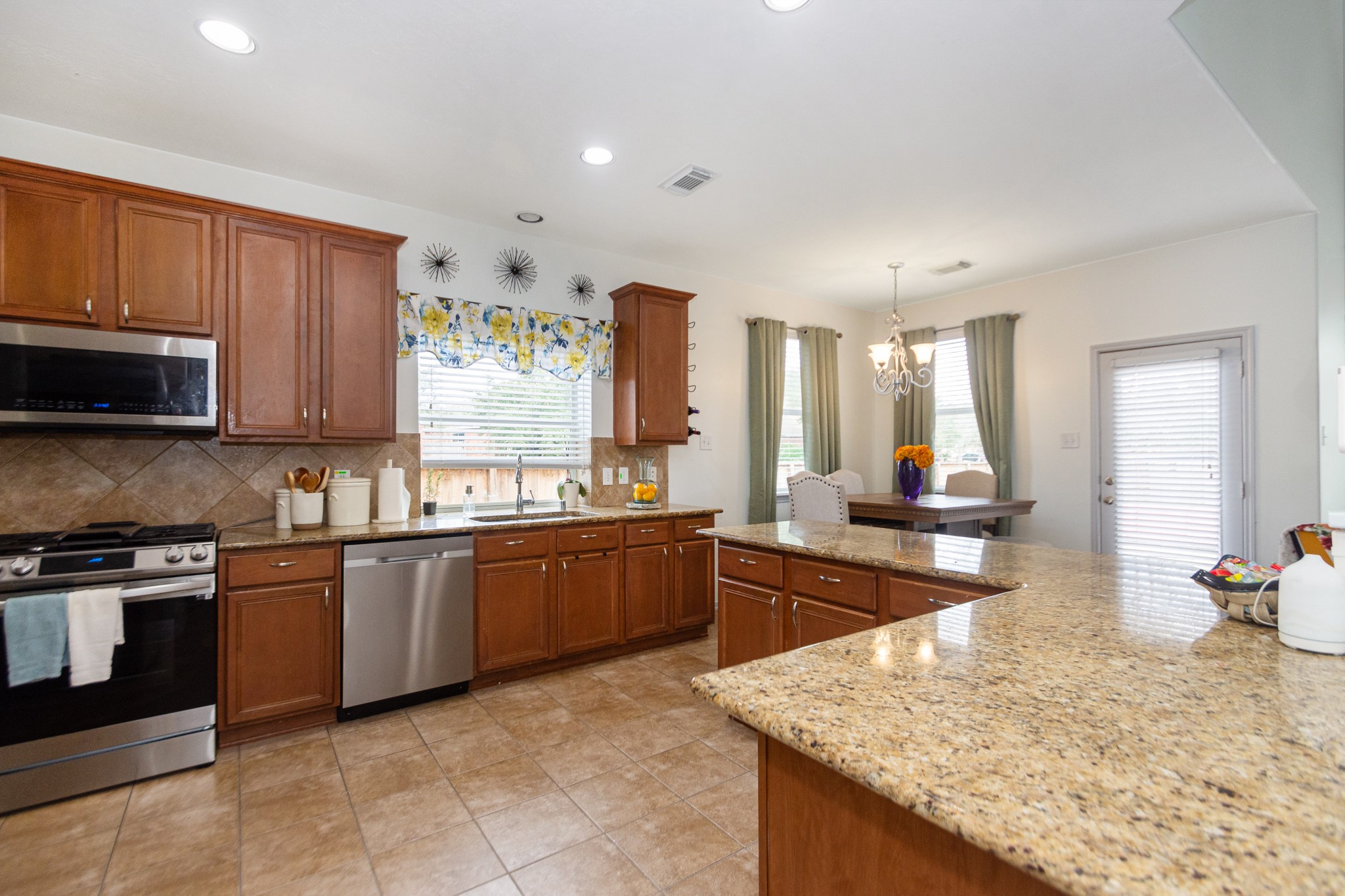13029 Castlewind Lane , Pearland, TX, 77584 | 52596101 | Realty Texas LLC
