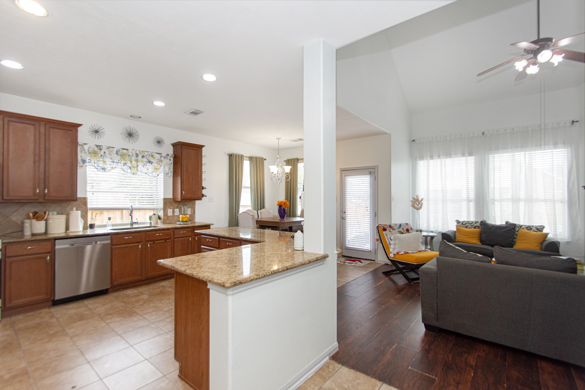 13029 Castlewind Lane , Pearland, TX, 77584 | 52596101 | Realty Texas LLC