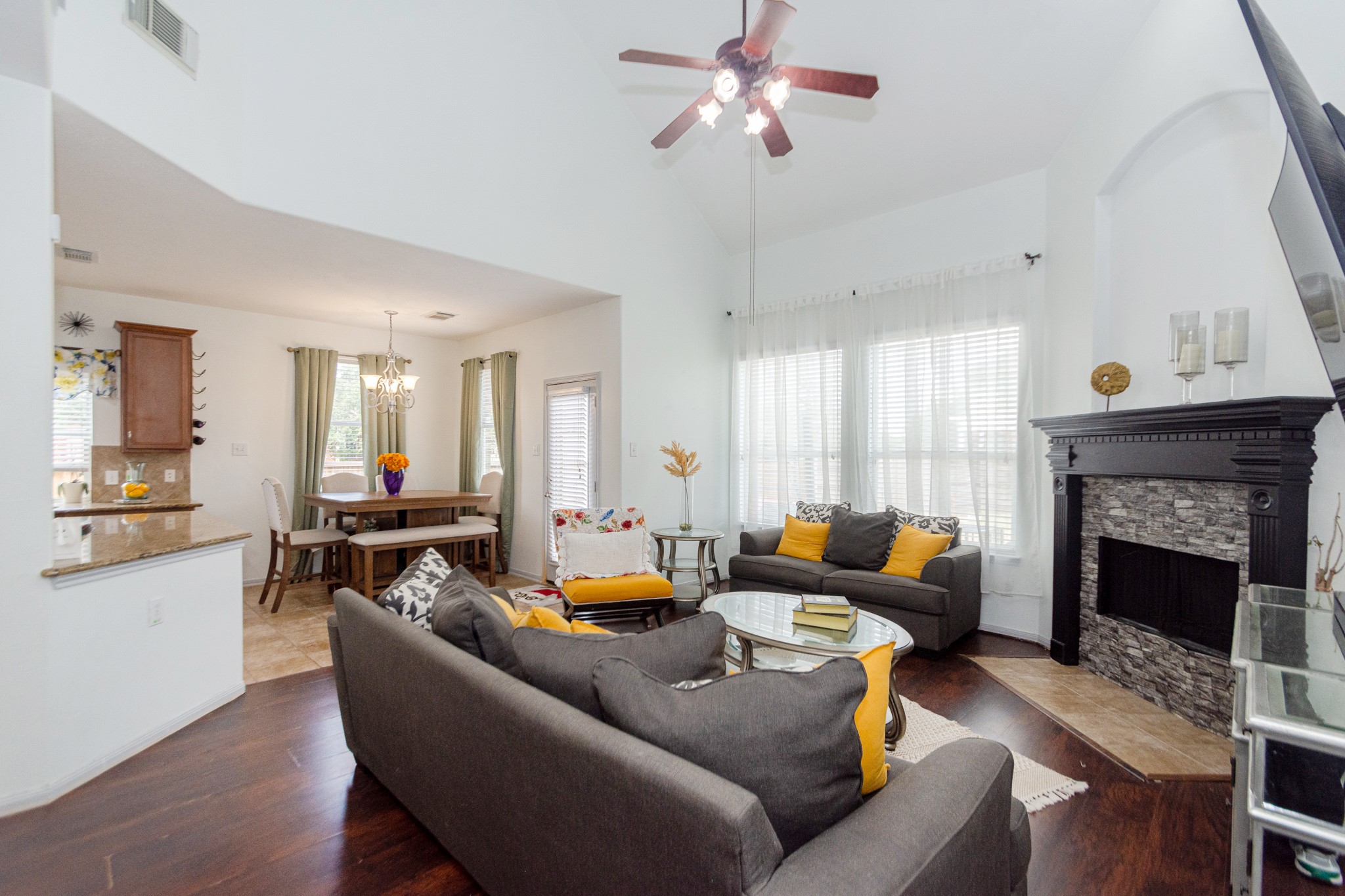 13029 Castlewind Lane , Pearland, TX, 77584 | 52596101 | Realty Texas LLC