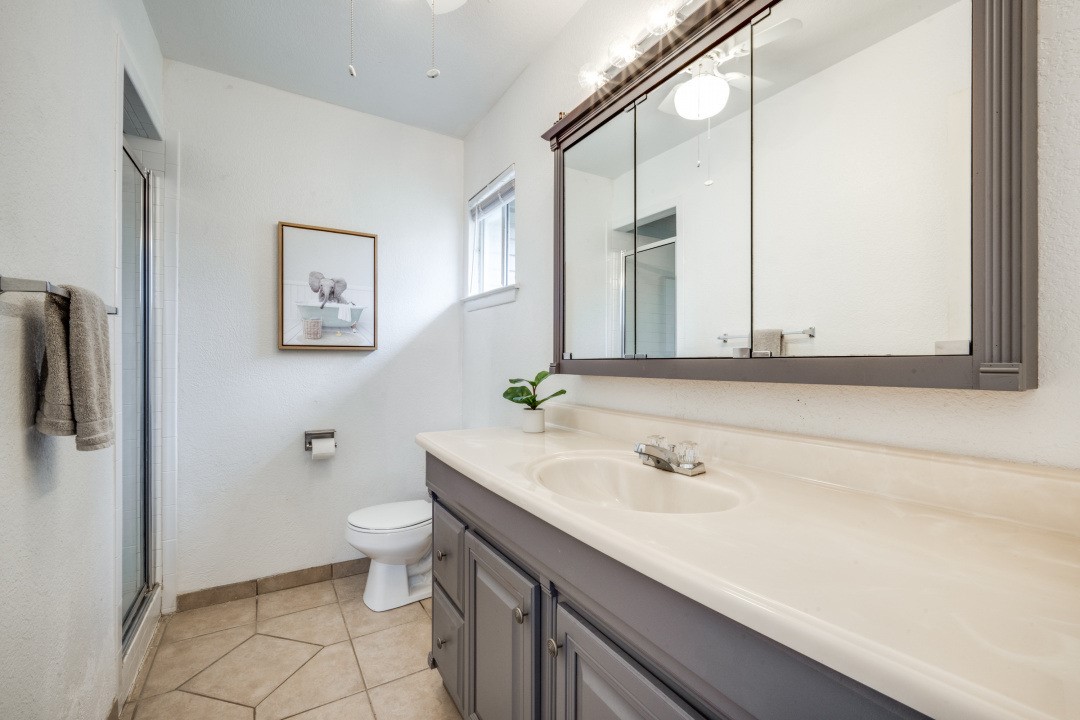 611 Segundo Drive , Runaway Bay, TX, 76426 | 20838180 | Realty Texas LLC
