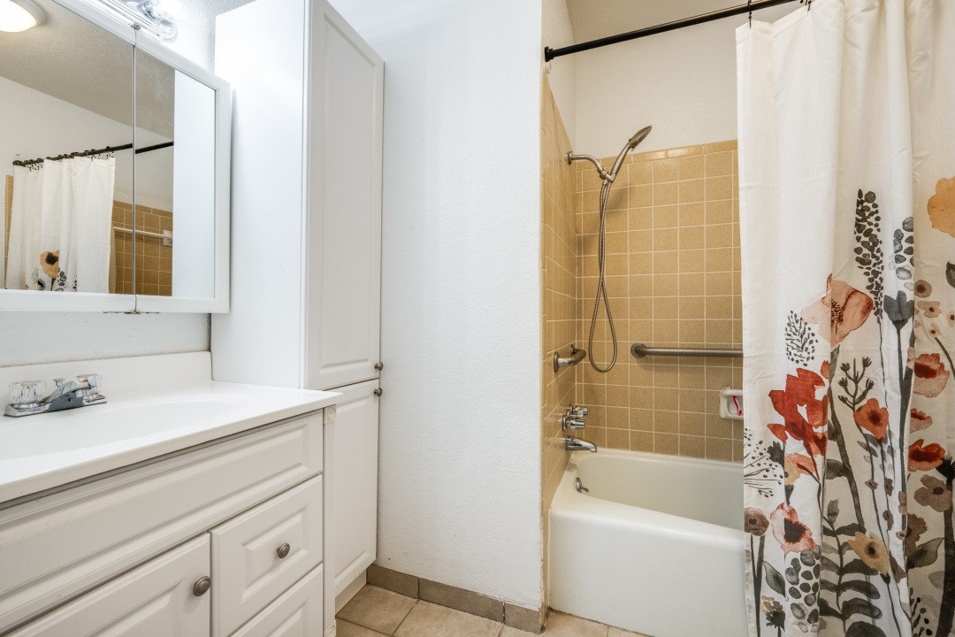 611 Segundo Drive , Runaway Bay, TX, 76426 | 20838180 | Realty Texas LLC