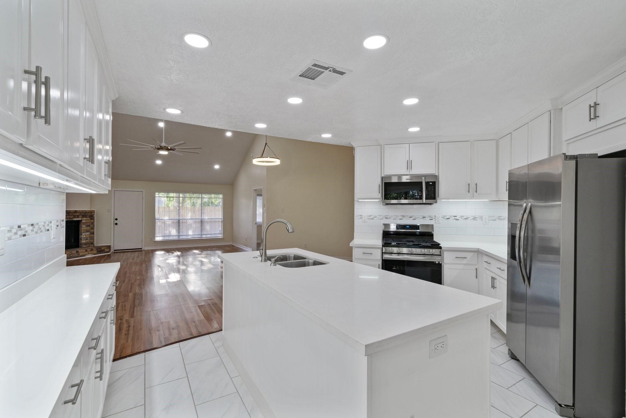 13615 Broken Bridge Drive , Houston, TX, 77085 | 4581695 | Realty Texas LLC
