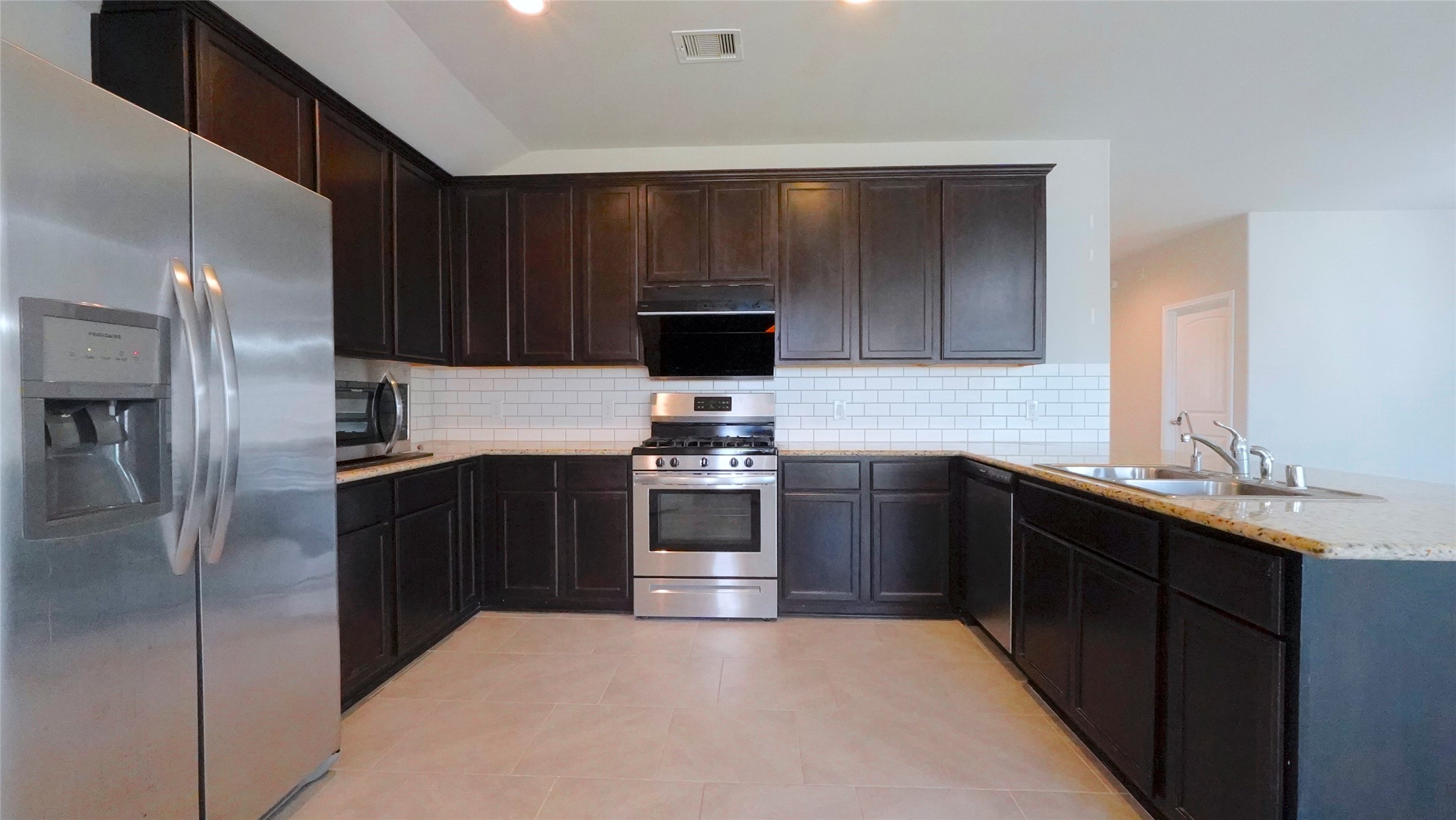 2935 Ashlyn Arbor Drive , Fresno, TX, 77545 | 41031260 | Realty Texas LLC