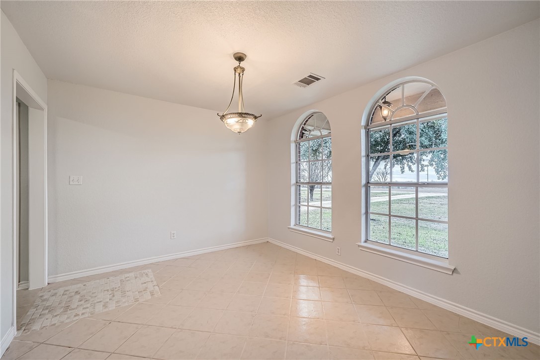 1301 Southwood Hills Drive , Taylor, TX, 76574 | 569359 | Realty Texas LLC