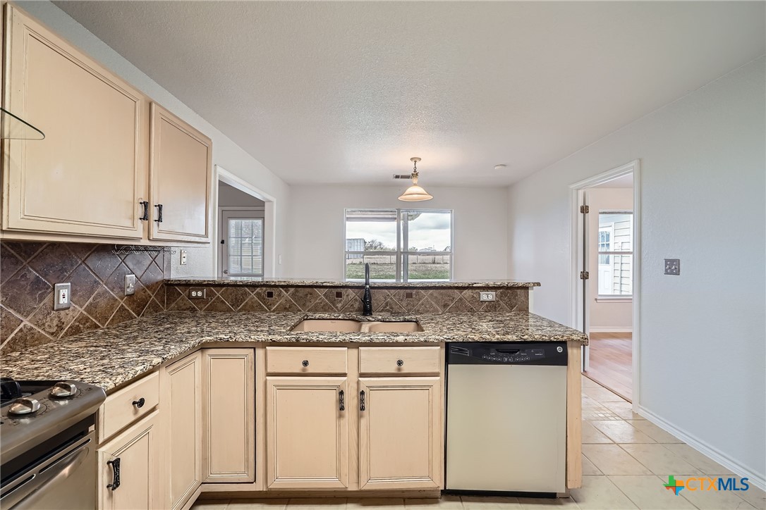1301 Southwood Hills Drive , Taylor, TX, 76574 | 569359 | Realty Texas LLC