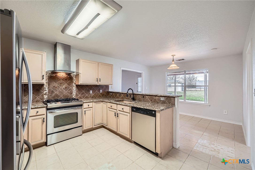 1301 Southwood Hills Drive , Taylor, TX, 76574 | 569359 | Realty Texas LLC