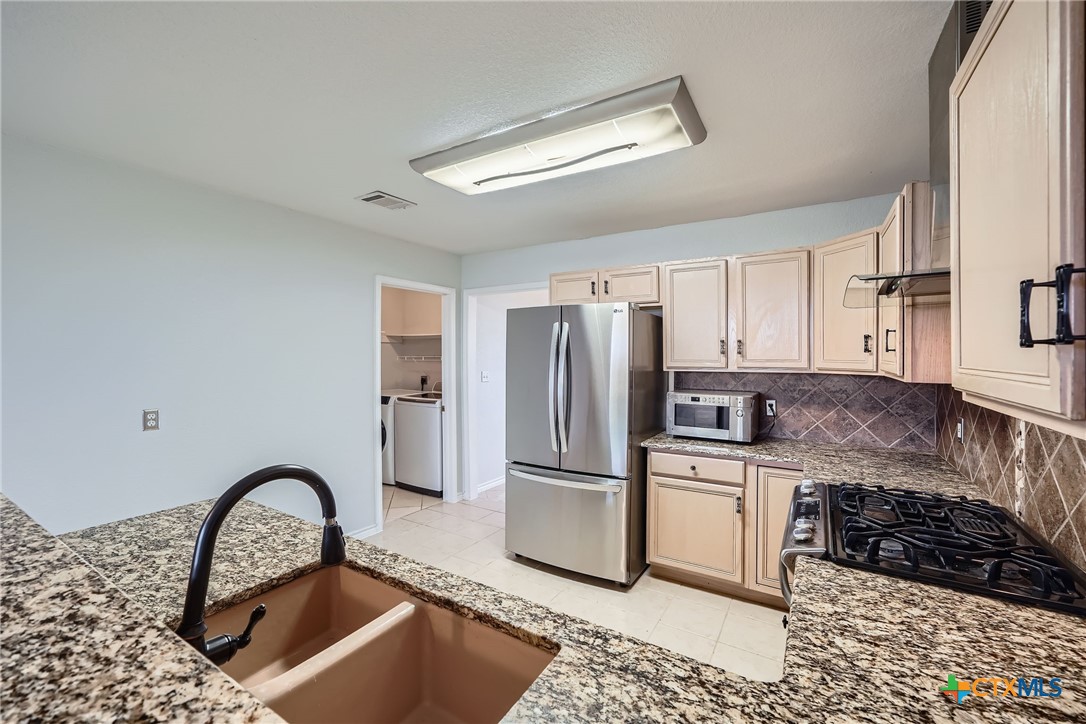 1301 Southwood Hills Drive , Taylor, TX, 76574 | 569359 | Realty Texas LLC