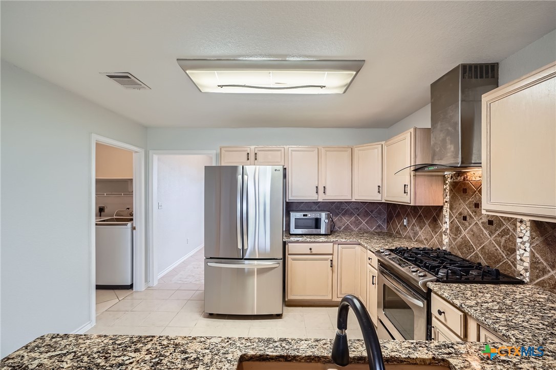 1301 Southwood Hills Drive , Taylor, TX, 76574 | 569359 | Realty Texas LLC