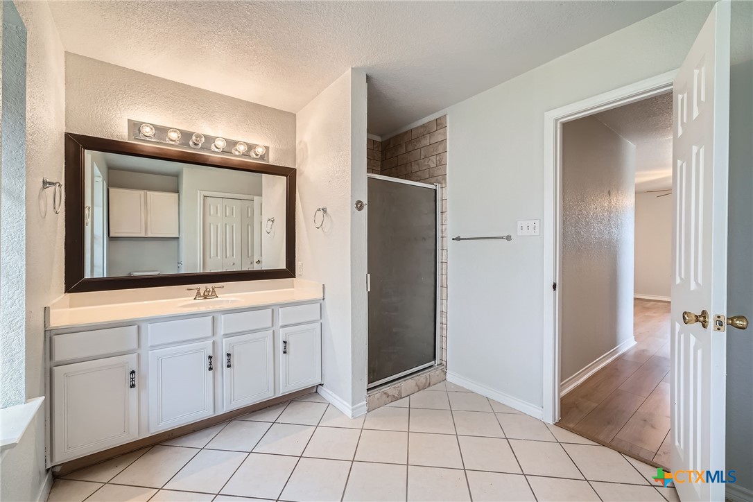 1301 Southwood Hills Drive , Taylor, TX, 76574 | 569359 | Realty Texas LLC