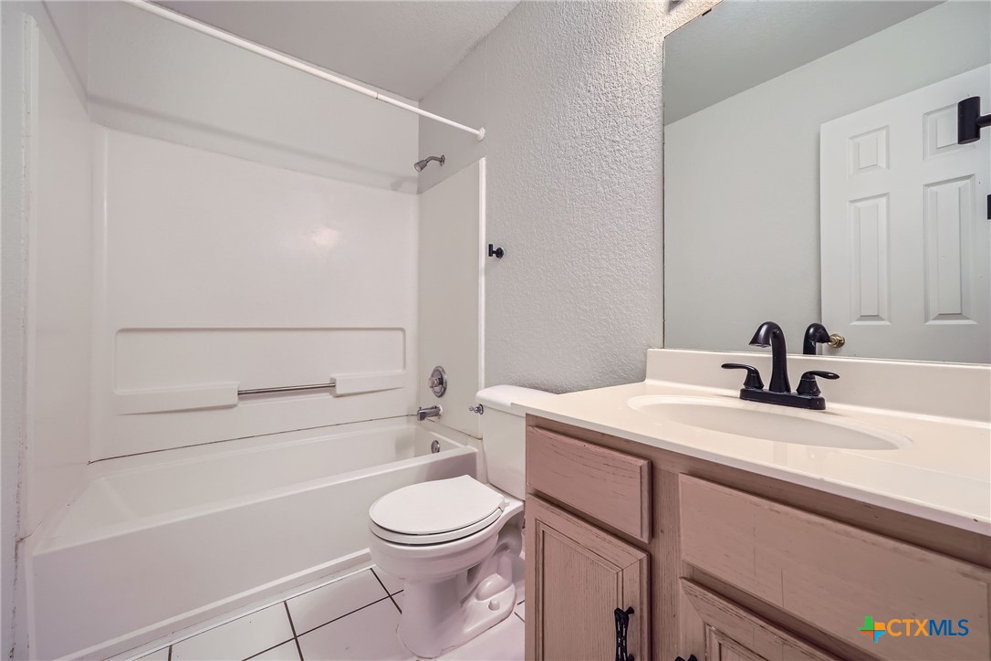 1301 Southwood Hills Drive , Taylor, TX, 76574 | 569359 | Realty Texas LLC