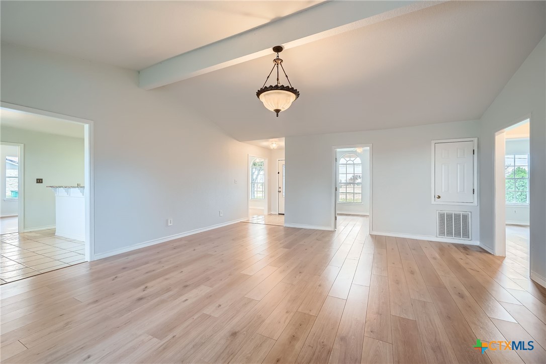 1301 Southwood Hills Drive , Taylor, TX, 76574 | 569359 | Realty Texas LLC