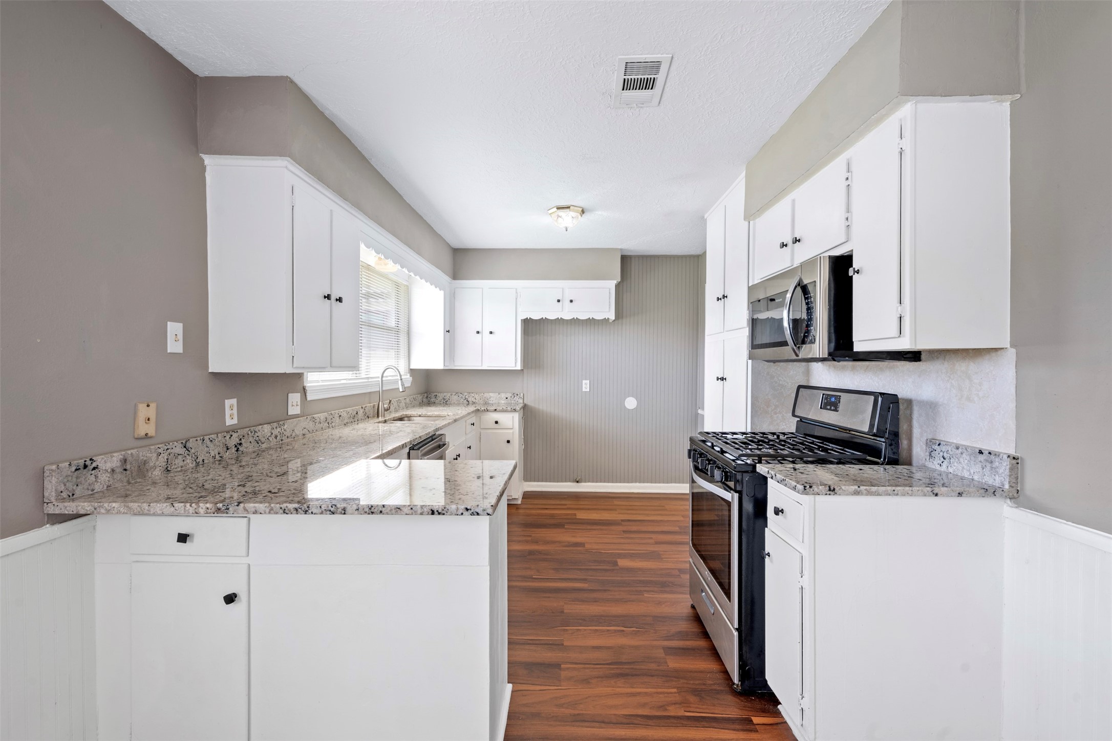 1410 Houston Avenue , Pasadena, TX, 77502 | 50620698 | Realty Texas LLC