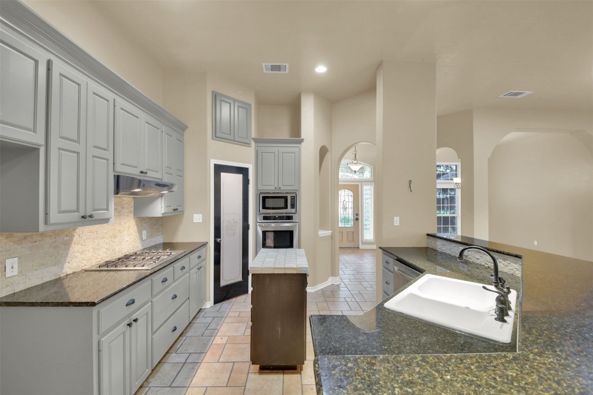 2300 Willow Lane , Taylor, TX, 76574 | 4480990 | Realty Texas LLC