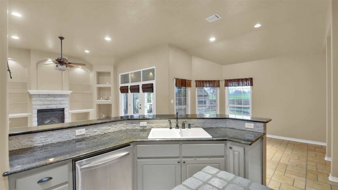 2300 Willow Lane , Taylor, TX, 76574 | 4480990 | Realty Texas LLC