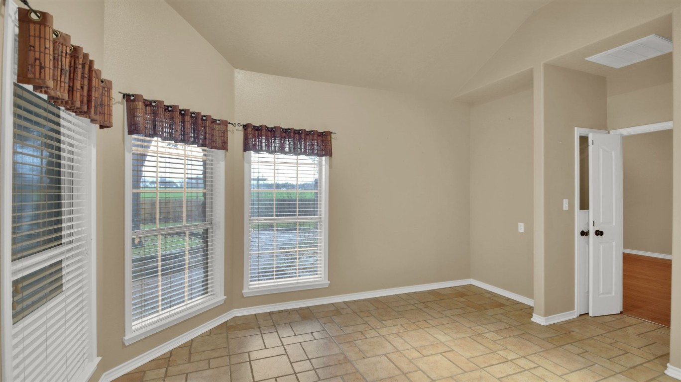 2300 Willow Lane , Taylor, TX, 76574 | 4480990 | Realty Texas LLC