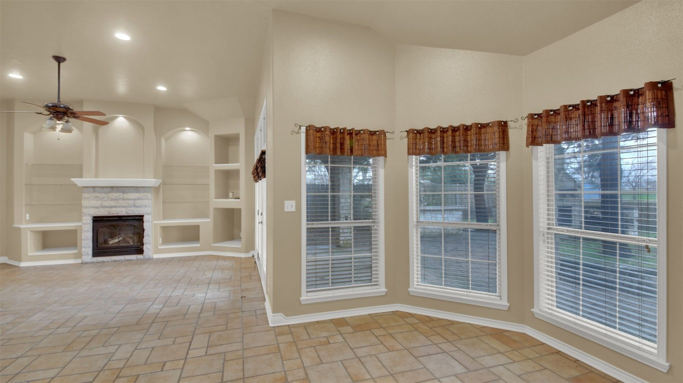 2300 Willow Lane , Taylor, TX, 76574 | 4480990 | Realty Texas LLC