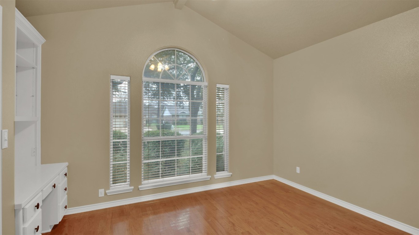 2300 Willow Lane , Taylor, TX, 76574 | 4480990 | Realty Texas LLC