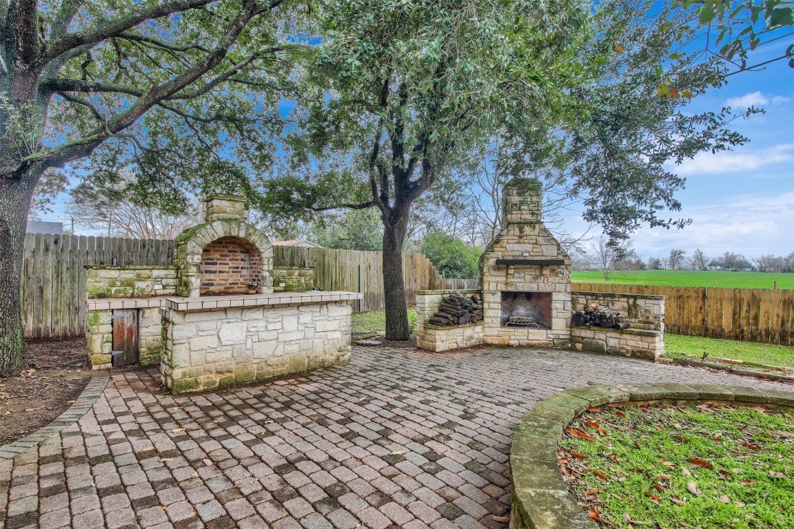 2300 Willow Lane , Taylor, TX, 76574 | 4480990 | Realty Texas LLC